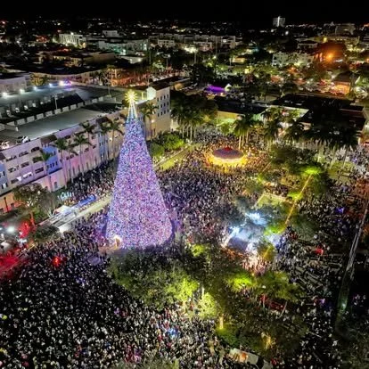 The City of Delray Beach’s 100-Ft Christmas Tree Lighting & Yuletide Street Festival!