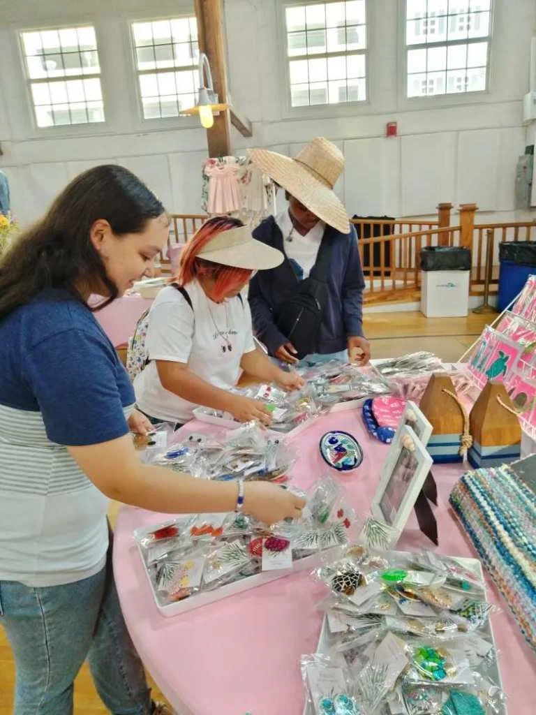 Fleamingle - The Flamboyant Flea Market 