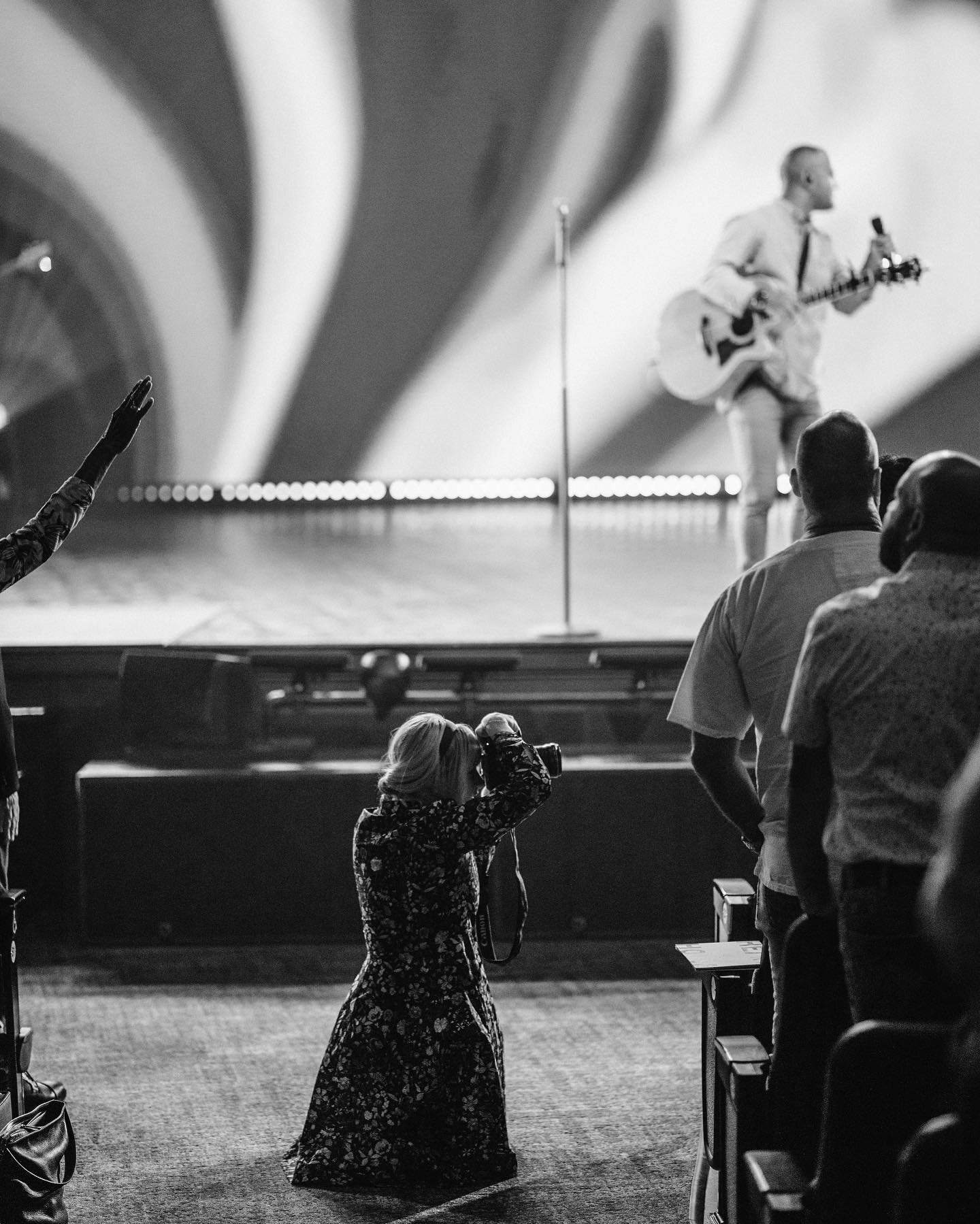 hey guys, it&rsquo;s me! been wanting to share some of my b&amp;w work&hellip; swipe to check it out 🪩 shoutout to @rebekahmhood for the first pic (i loveeeee shooting at my church)
&bull;
&bull;
&bull;
#flphotographer #westpalmbeach #palmbeach #jup