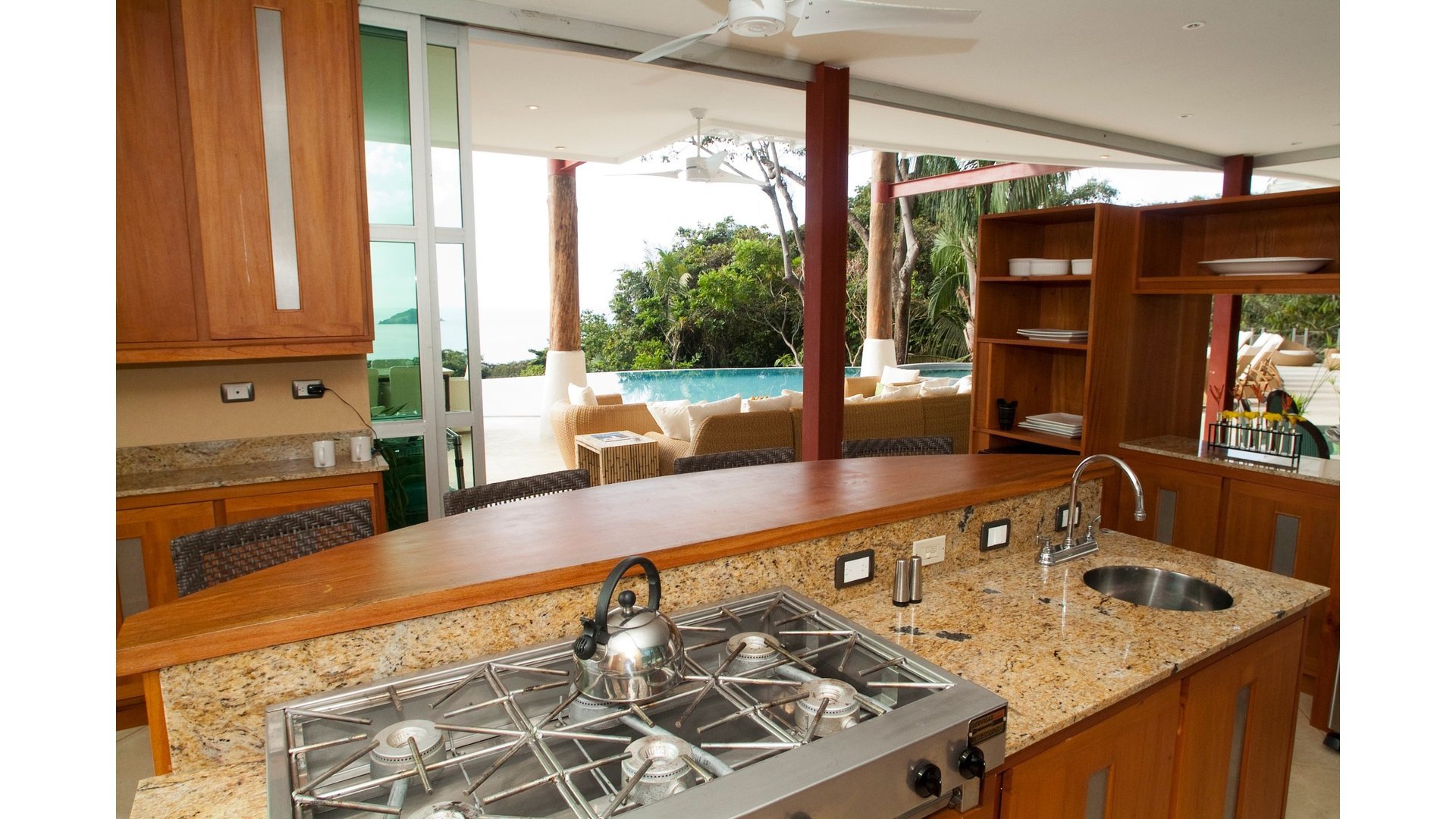 11-Casa-Fantastica-Kitchen.jpg