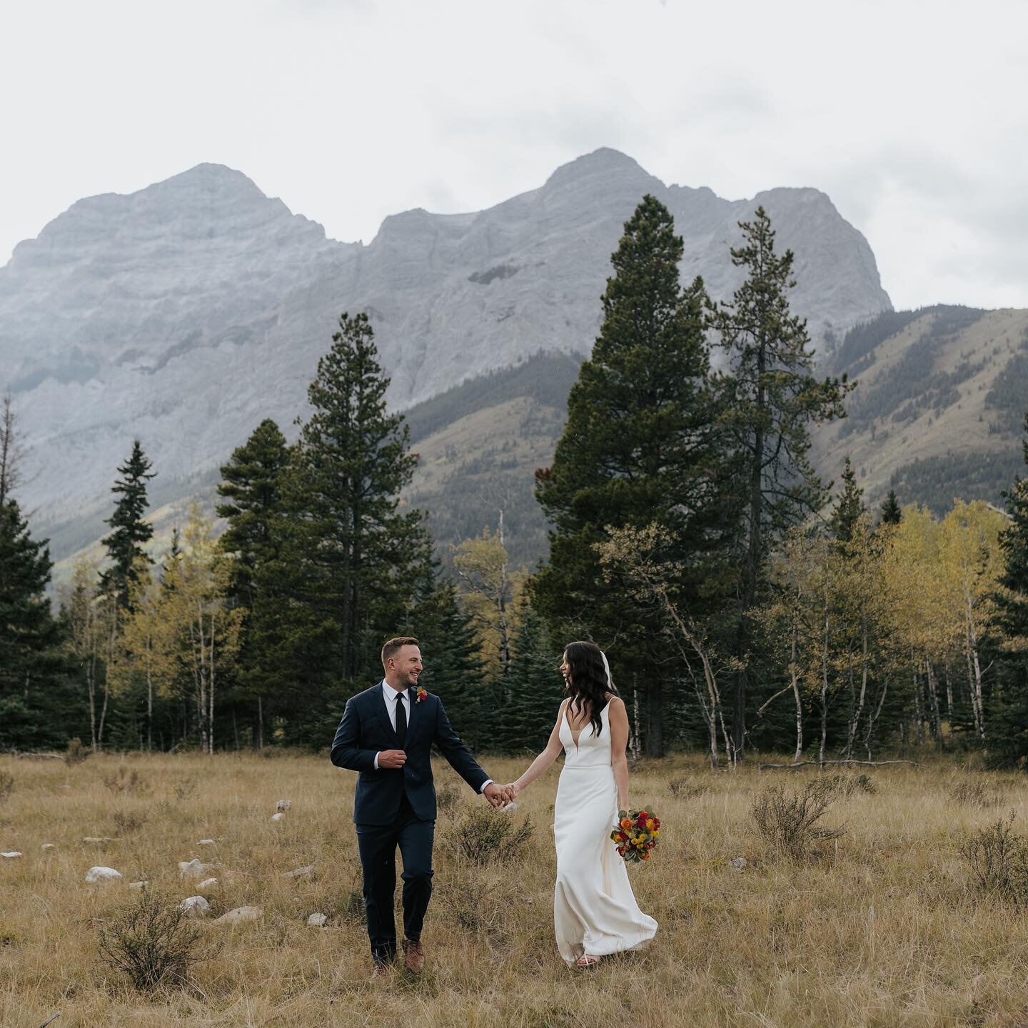 worked on this wedding all day and the views were 11/10 (couple, mountains, etc) 🤩

&mdash;

#calgaryweddingphotographer #yycweddings #yycweddingphotographer #albertaweddingphotographer #canadaweddingphotographer