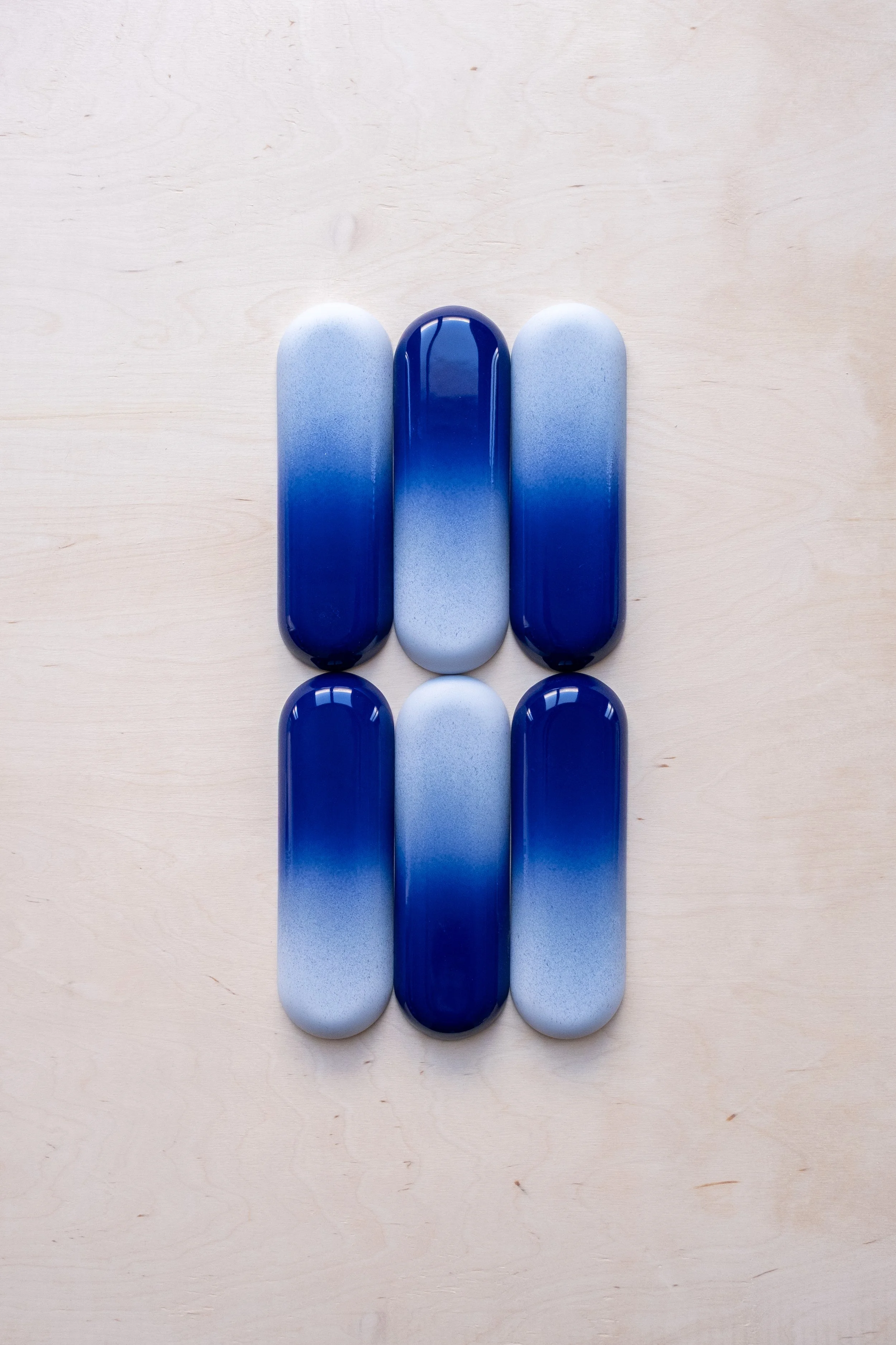 PILL_twotone_2x3_midnight ice_SanneKaal_01.jpg