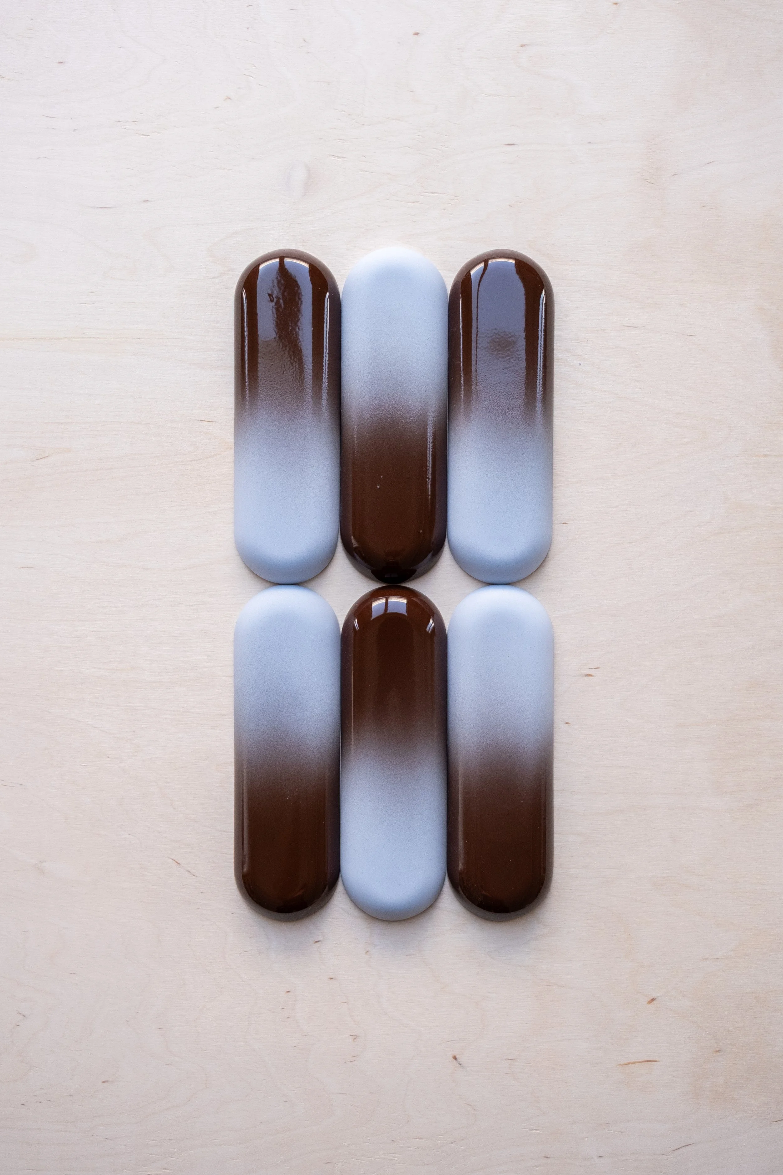 PILL_twotone_2x3_chocolate ice_SanneKaal_01.jpg