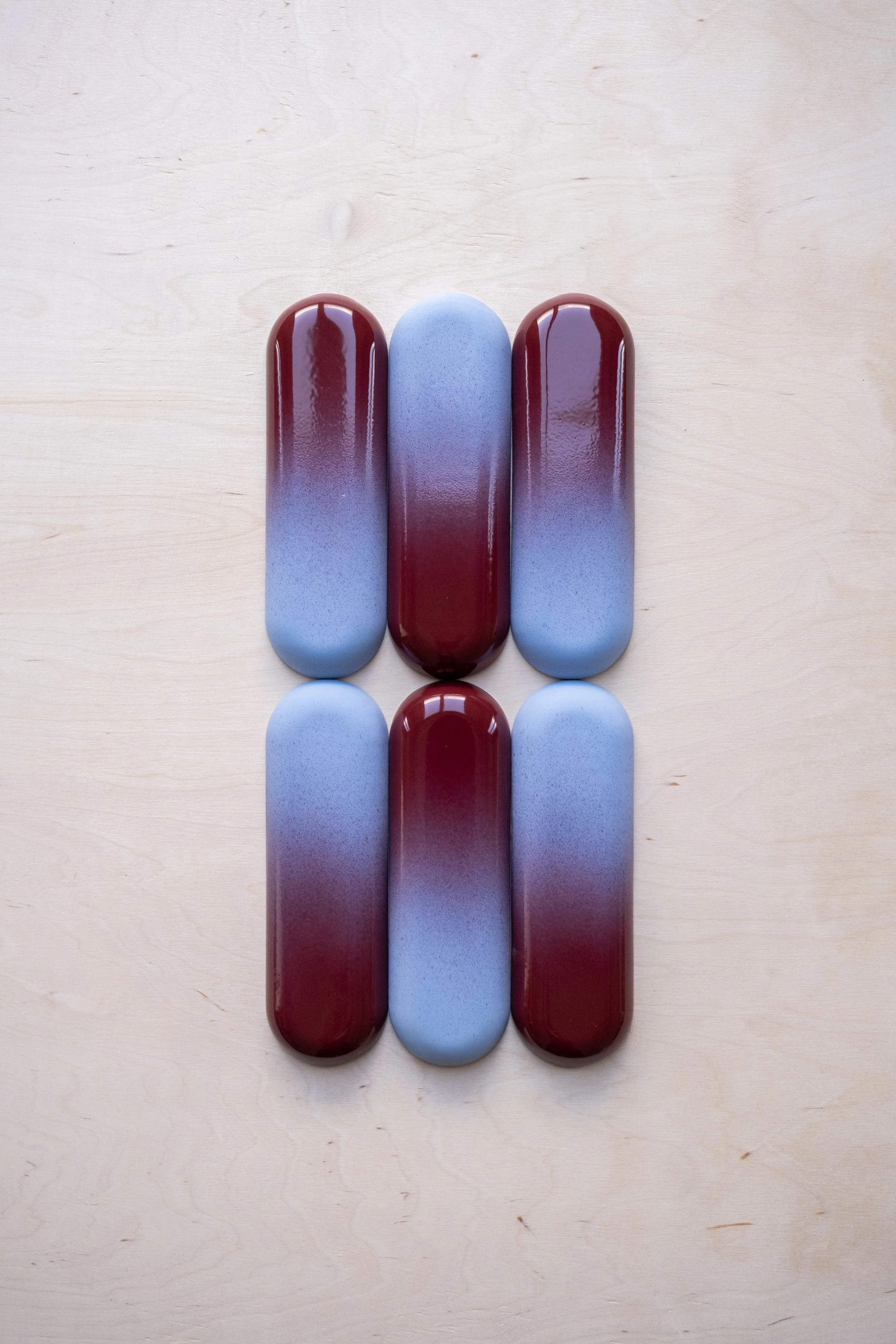 PILL_twotone_2x3_cherry glacier_SanneKaal_01.jpg