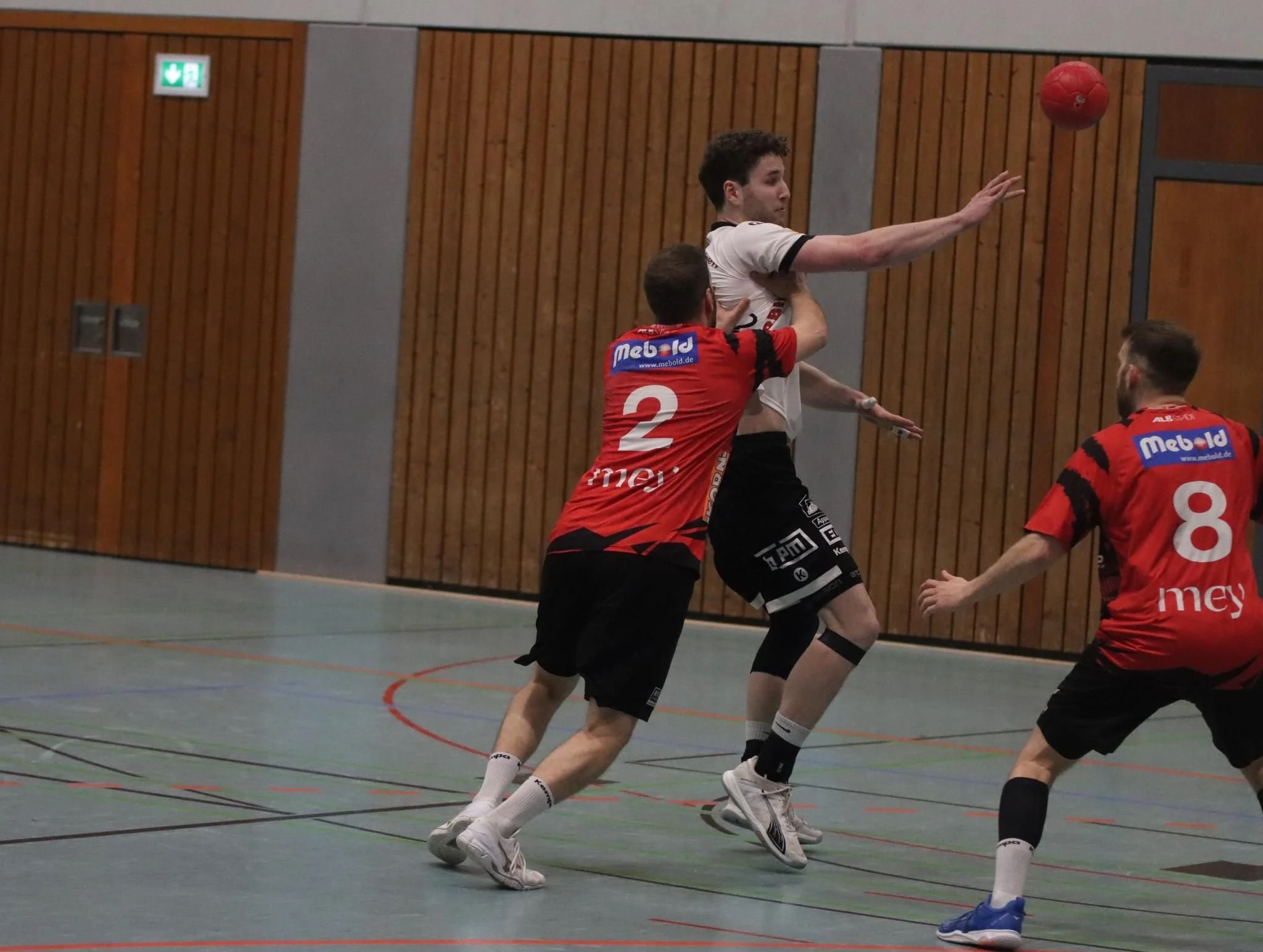 Handball-Krimi im Spitzenspiel