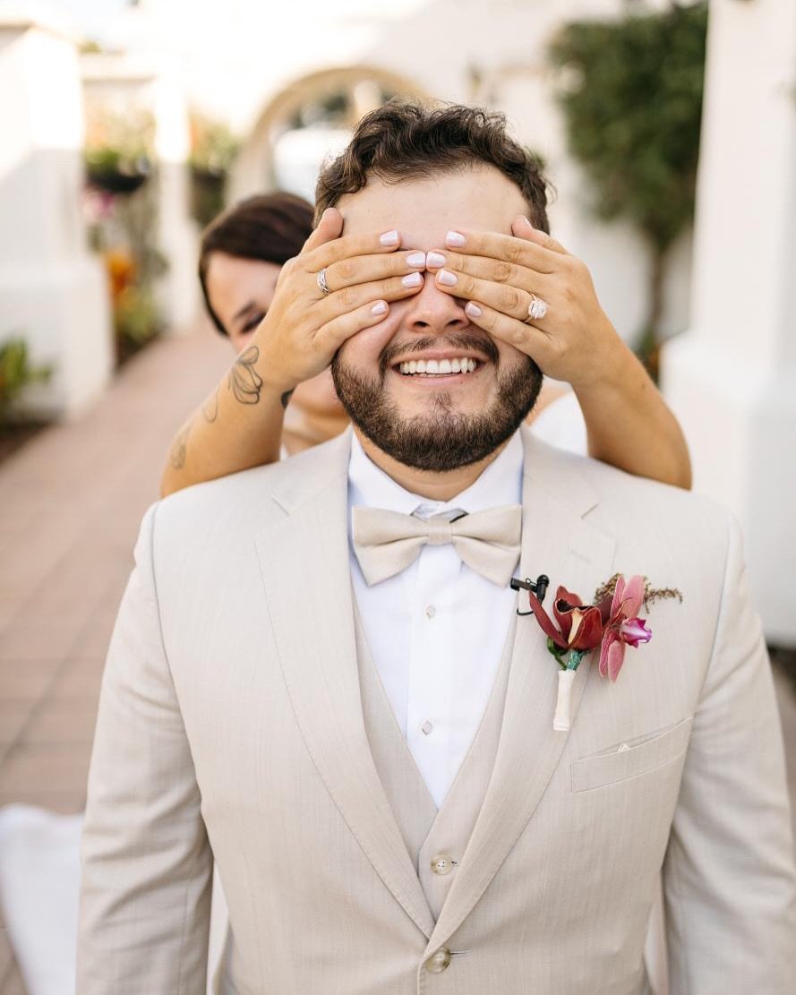 Swipe to see the groom&rsquo;s view 🙈 This first look was SO special 🩷

This October wedding had the most perfect weather. In our opinion, it&rsquo;s the BEST month to get married in the San Diego area&hellip;. Warm days, sunshine + cool nights! 
A