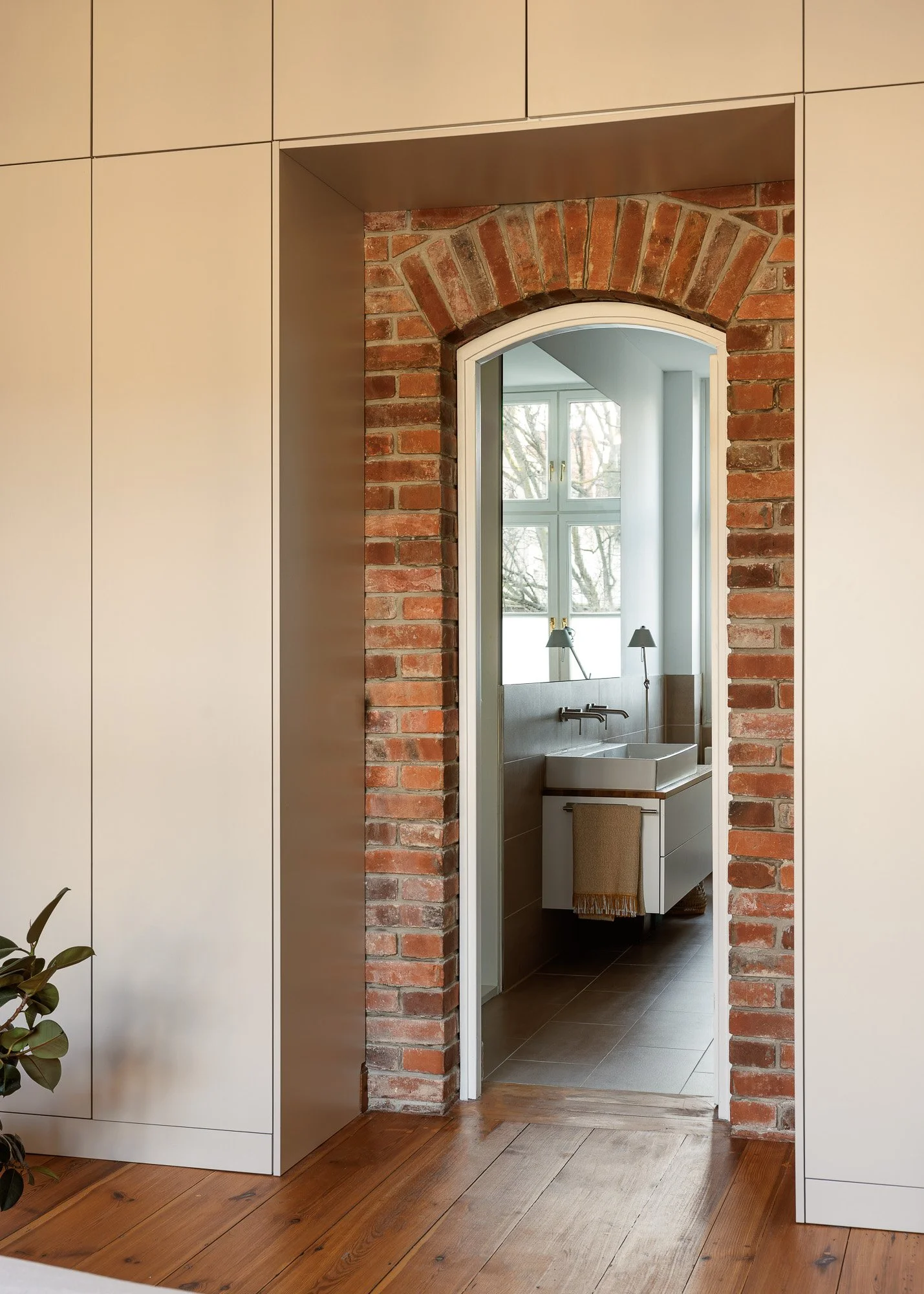 Modern bathroom interior with sleek fixtures and elegant tiling in the Hagelbergerstrasse residence, architectural photography by Alessandra Brescia Photography