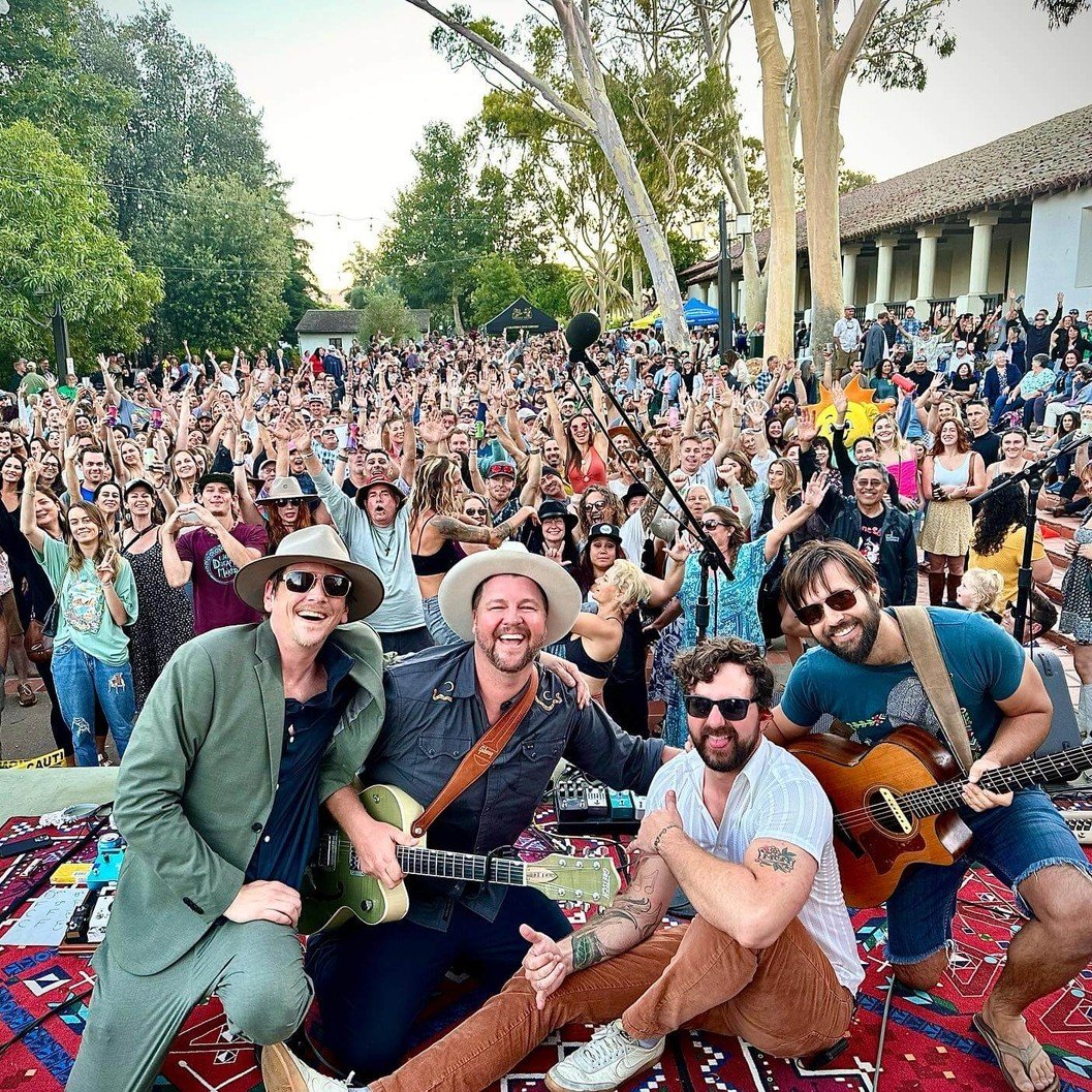 tonight&rsquo;s the night! 🎶🎸
@moonshinercollective is lighting up the @concertsintheplaza stage at 6pm, and we&rsquo;re proud to be the sponsor! stop by for a pre-show bite or cocktail, then head to the plaza to kick off summer with good vibes, gr