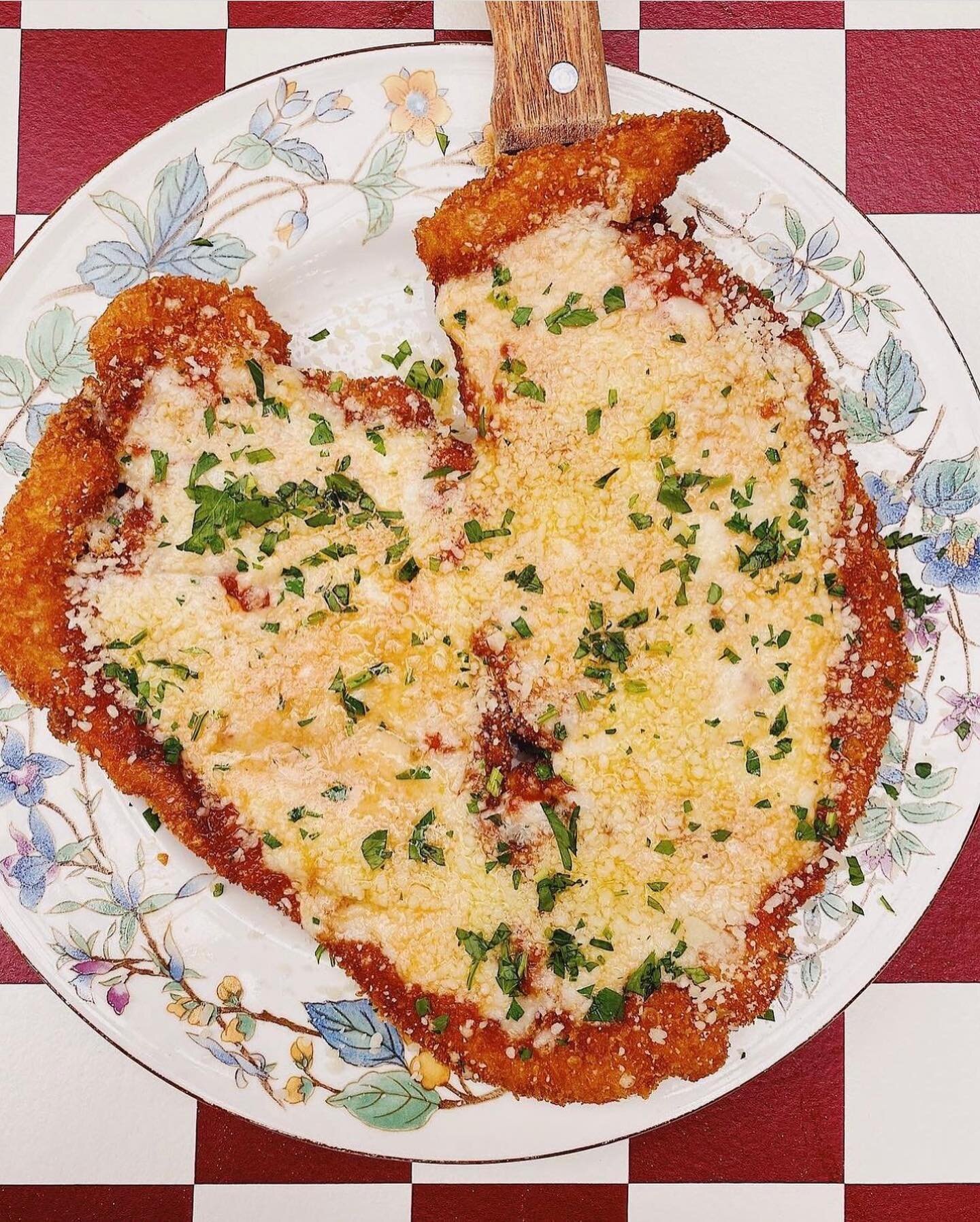 100% Pure Love&hearts;️
.
If you have to break any hearts, it should be our Chicky Parm&rsquo;s&hellip;to share with the one you love! 😉
.
Patio is open, garage doors are open! Come by, say hi, let&rsquo;s get the weekend started! 
.
Thanks to our f