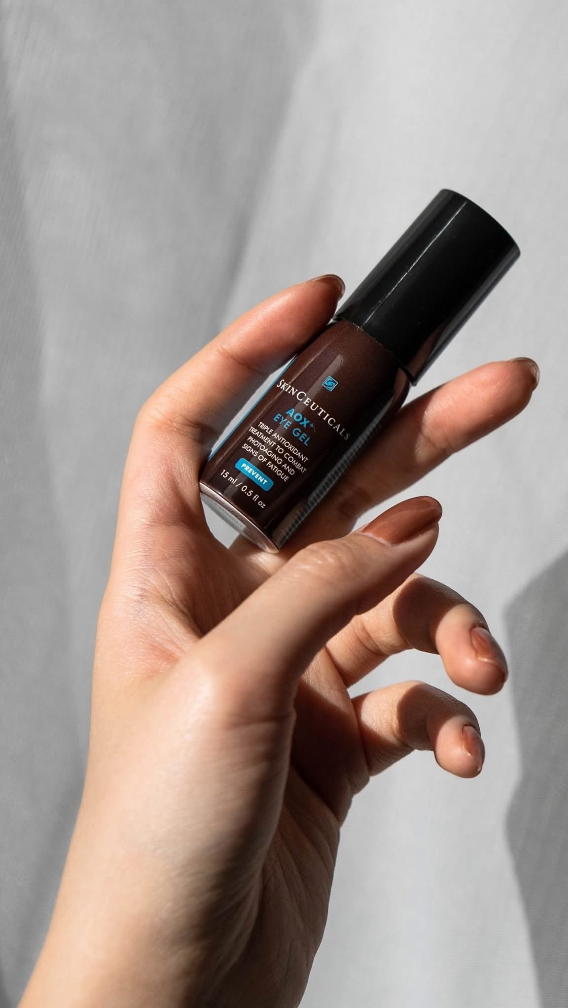 Your eyes deserve the best! πβ¨ Medical-grade eye creams go beyond hydration—they’re packed with powerful, clinically proven ingredients to smooth fine lines, brighten dark circles, and reduce puffiness. Find your new favorite eye cream n