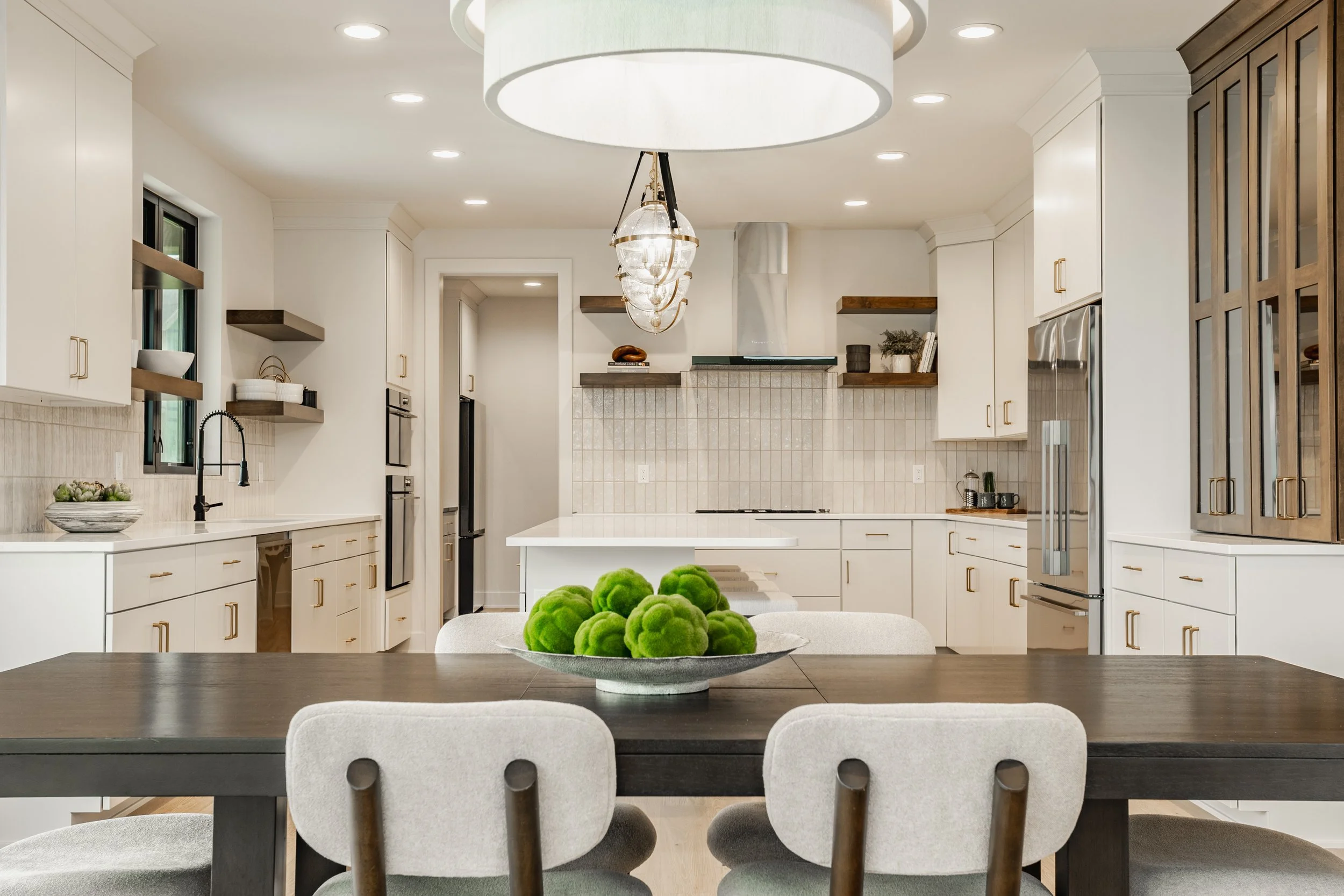19 - 3925 Besbie Way.jpg