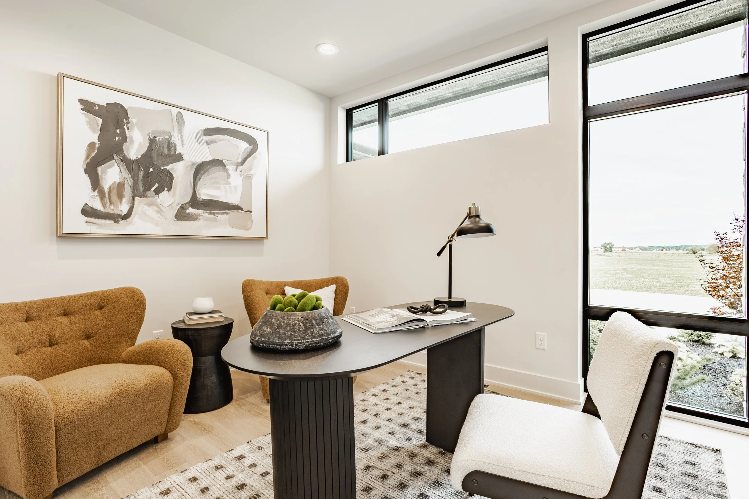 32 - 3925 Besbie Way.jpg