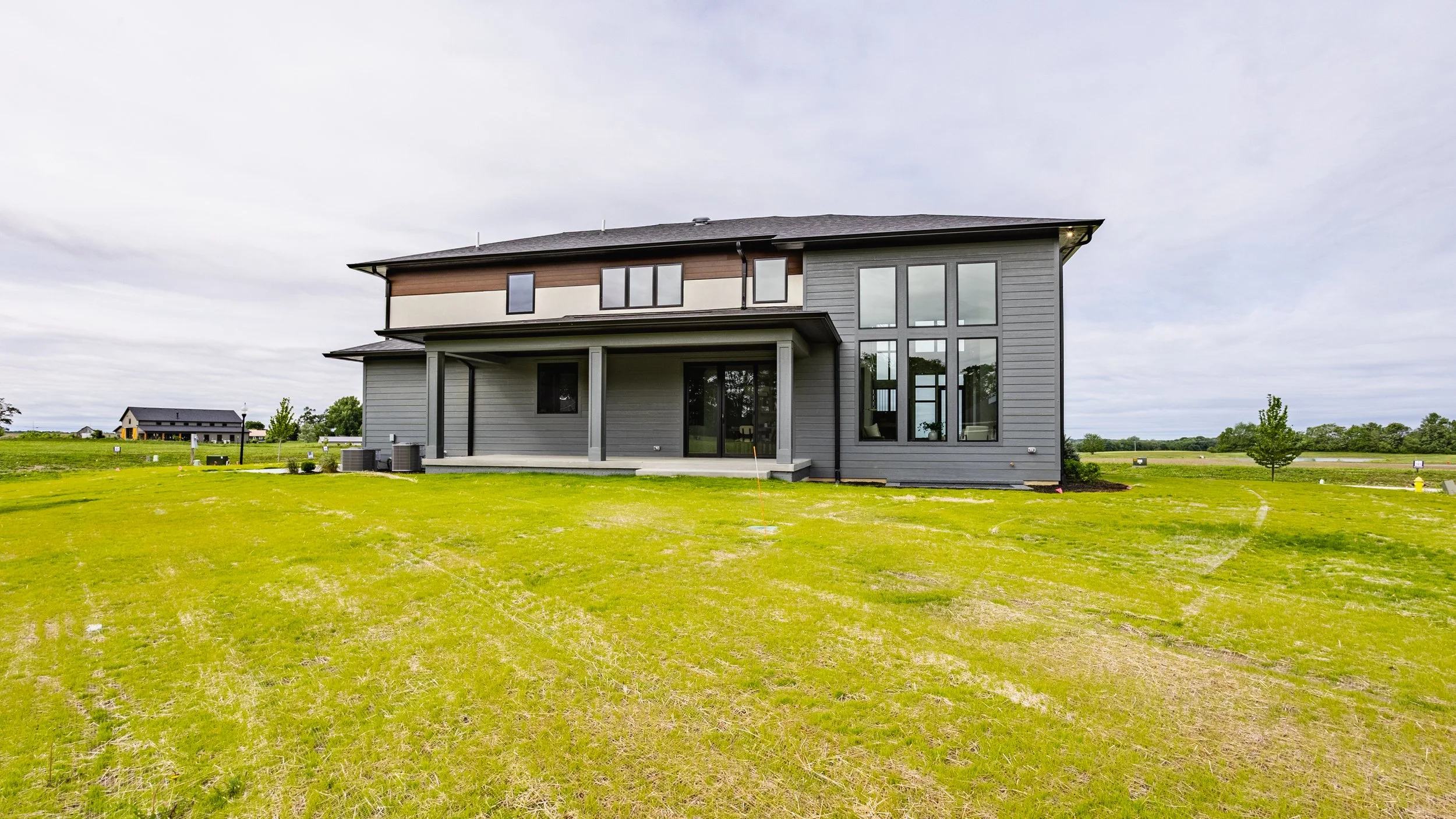 64 - 3925 Besbie Way.jpg