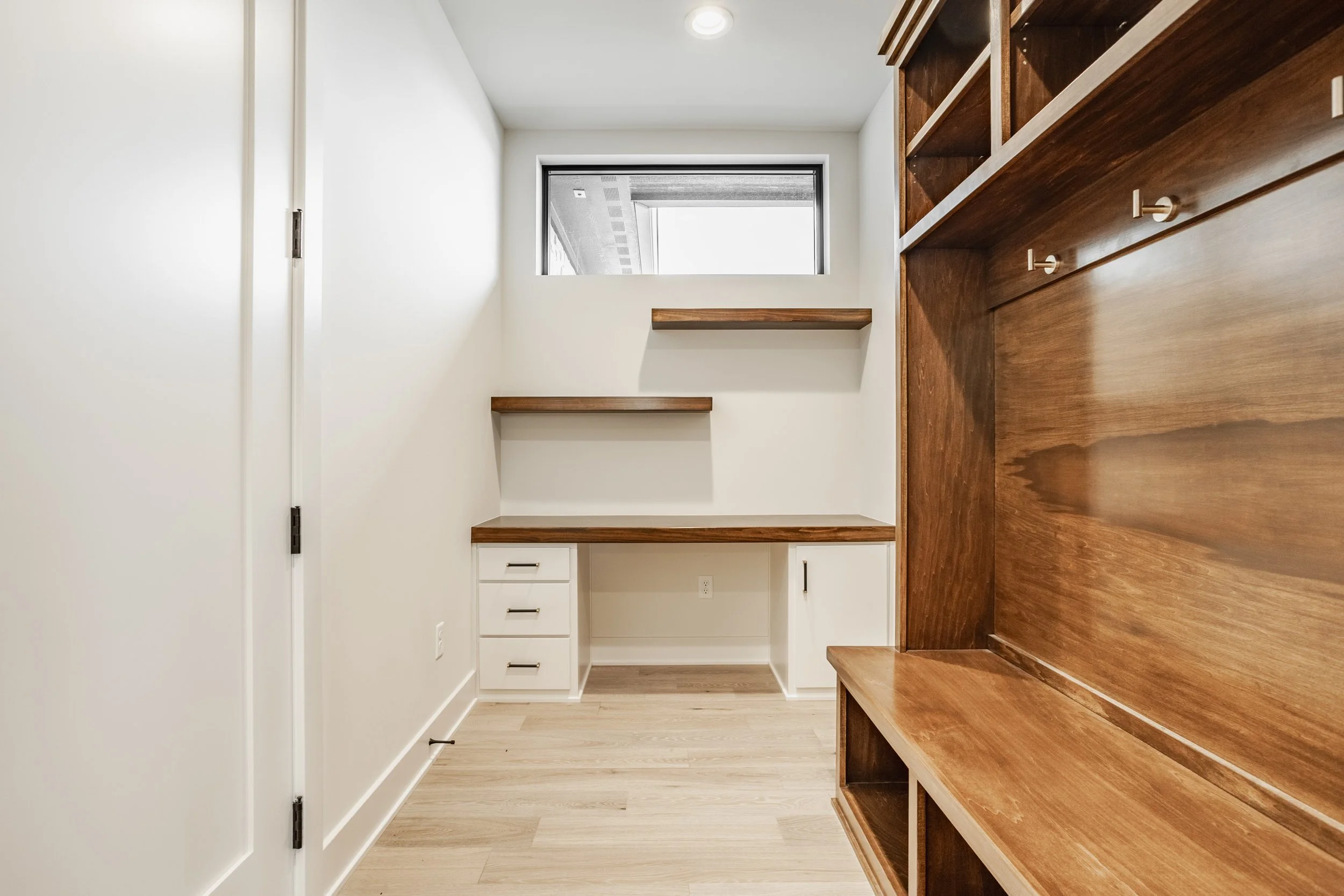 59 - 3925 Besbie Way.jpg