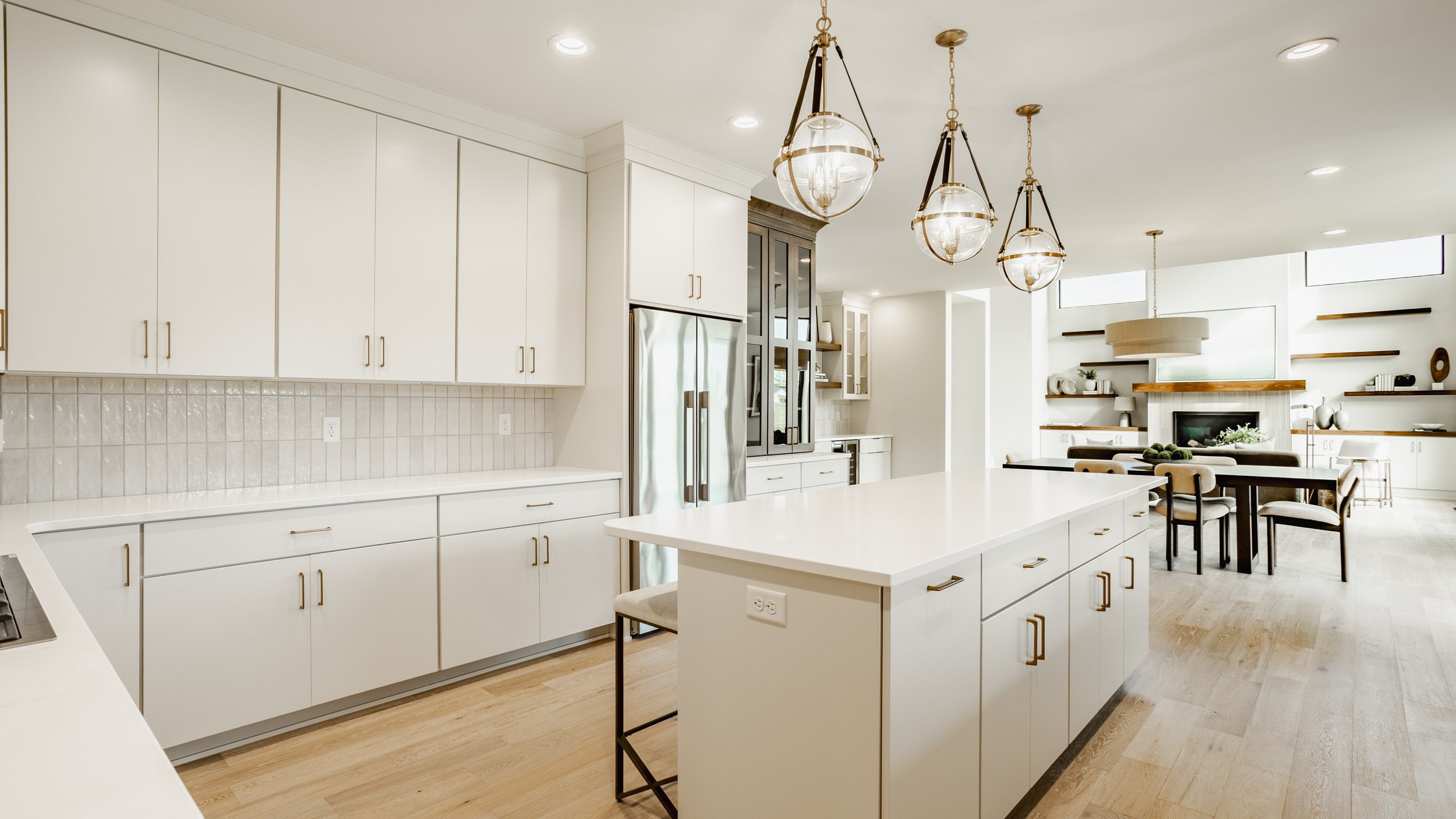30 - 3925 Besbie Way.jpg