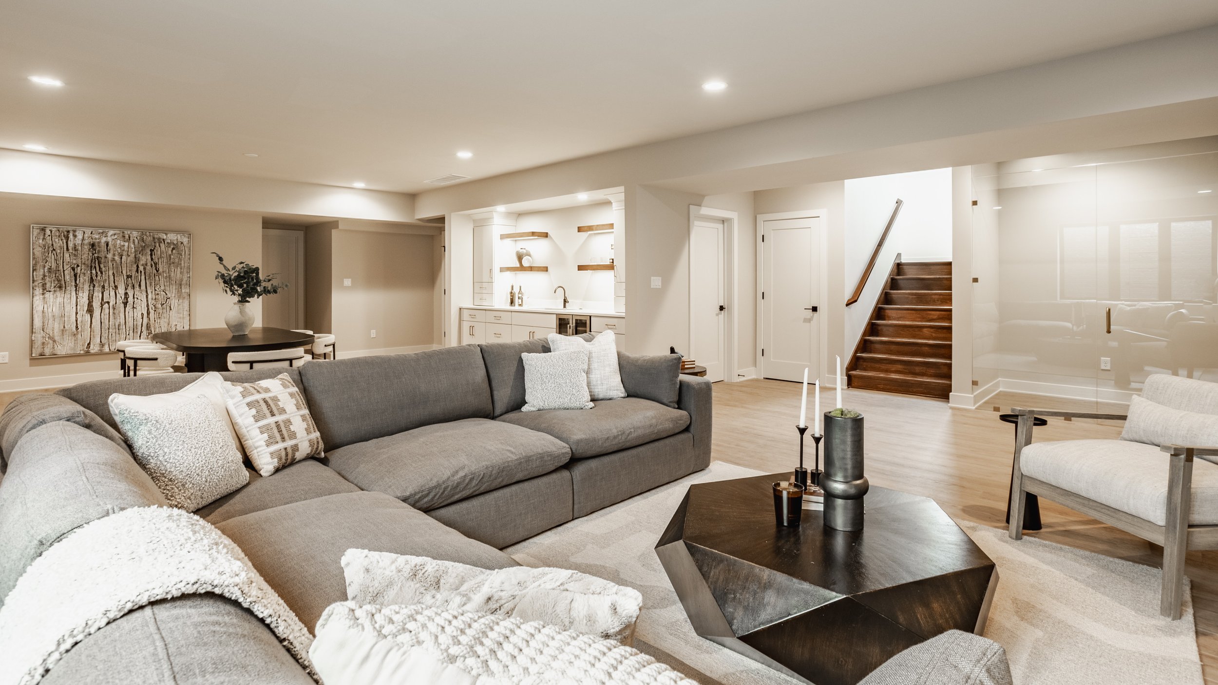 50 - 3925 Besbie Way.jpg