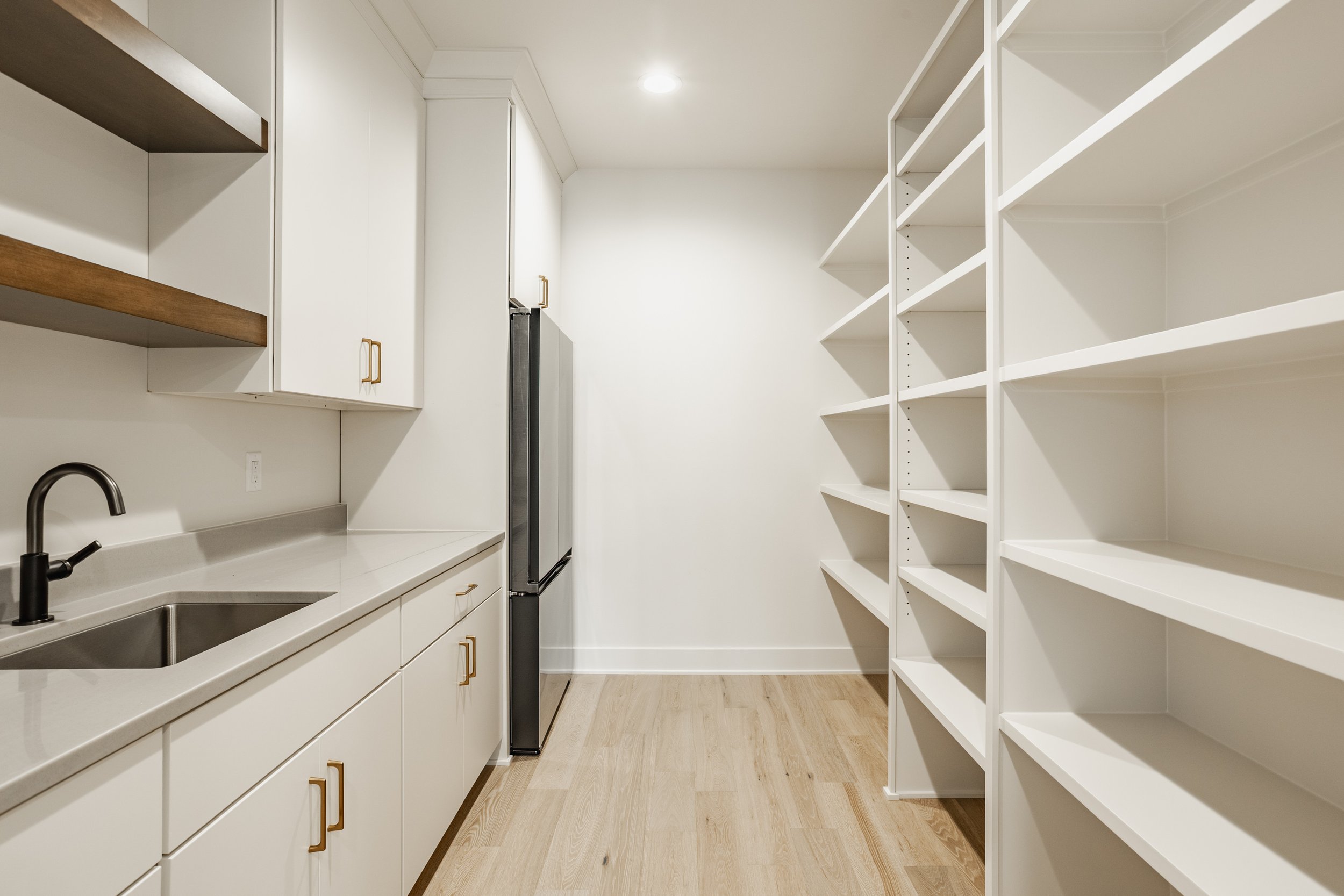 31 - 3925 Besbie Way.jpg