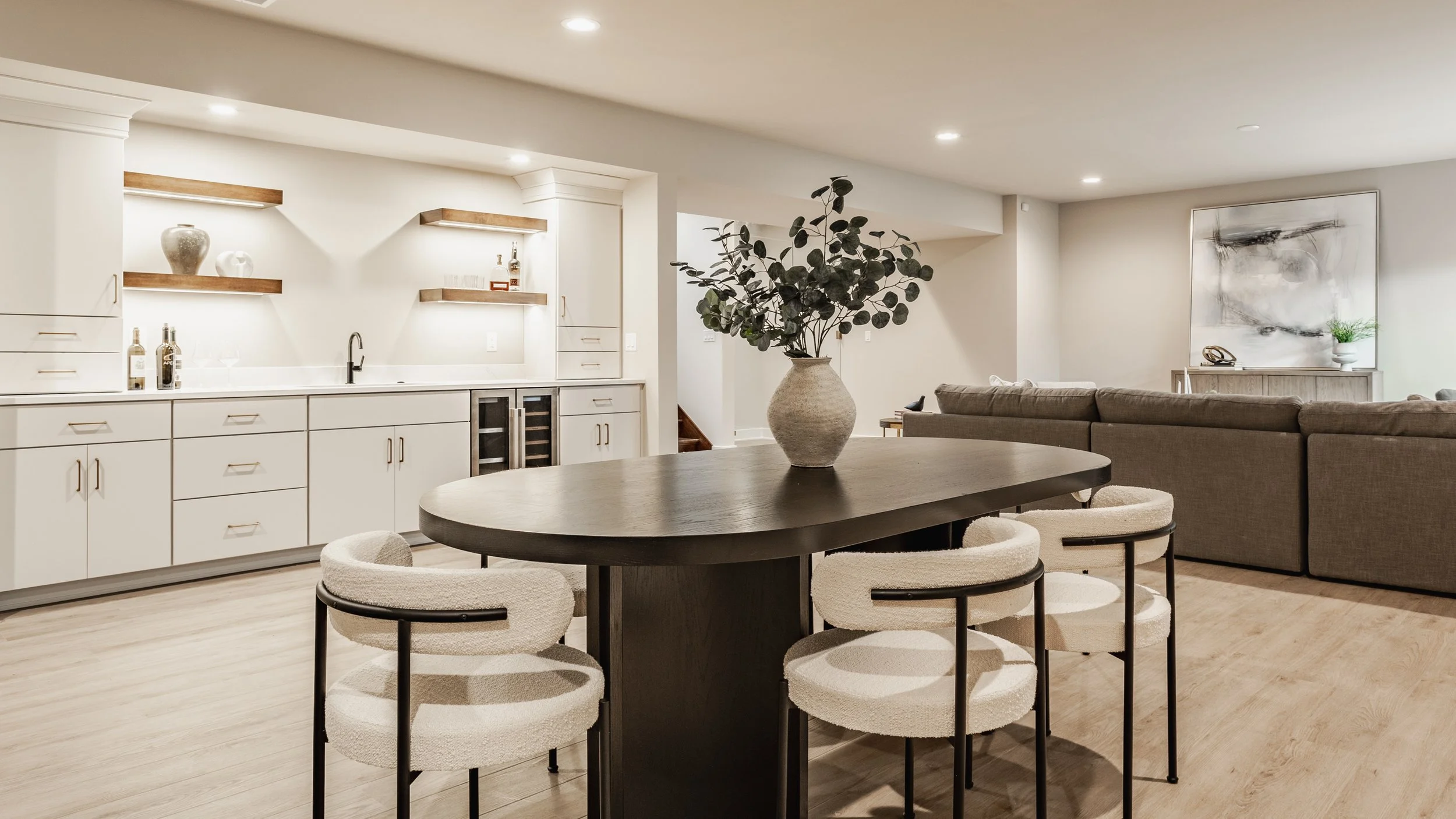 54 - 3925 Besbie Way.jpg