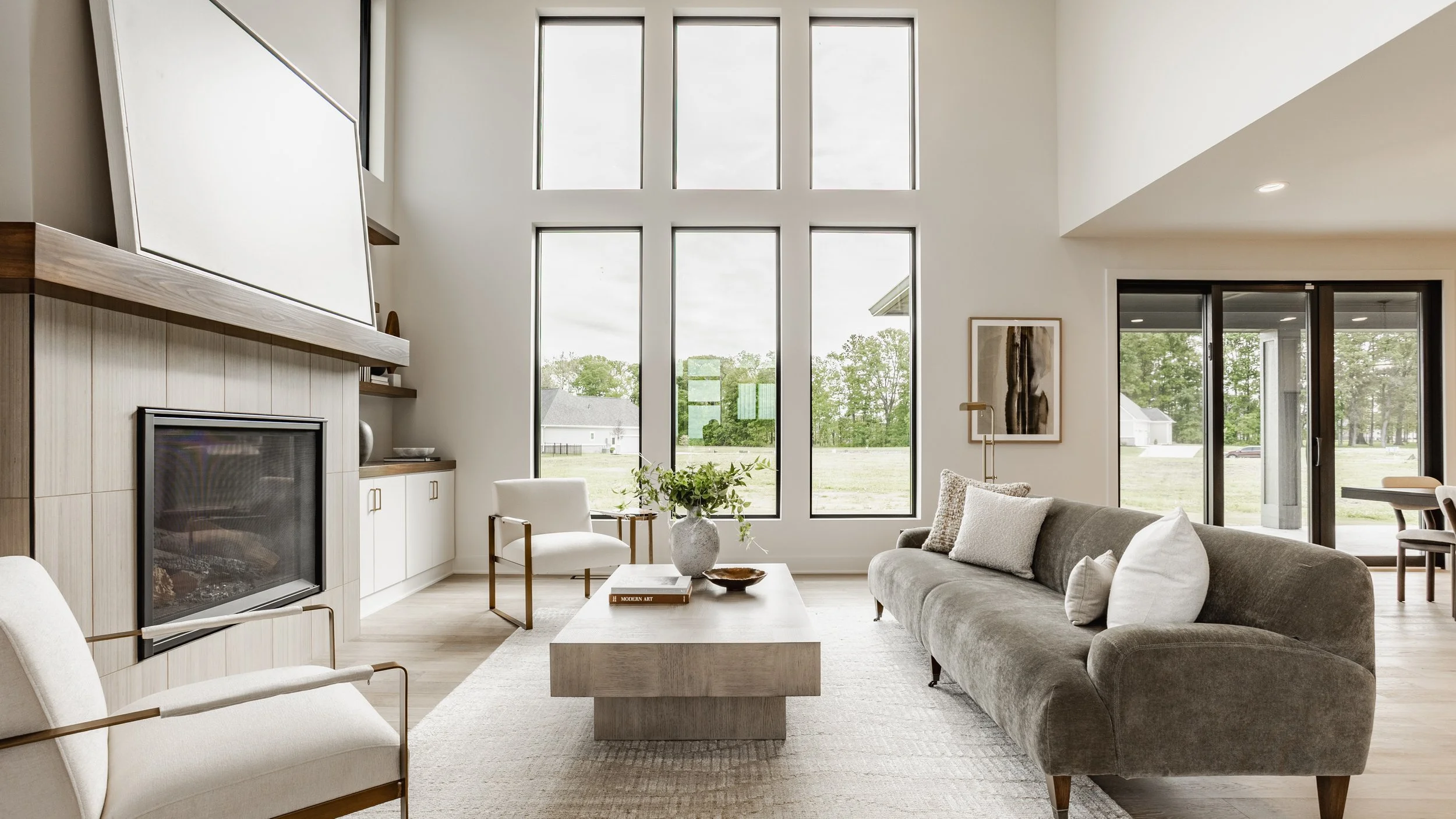 09 - 3925 Besbie Way.jpg