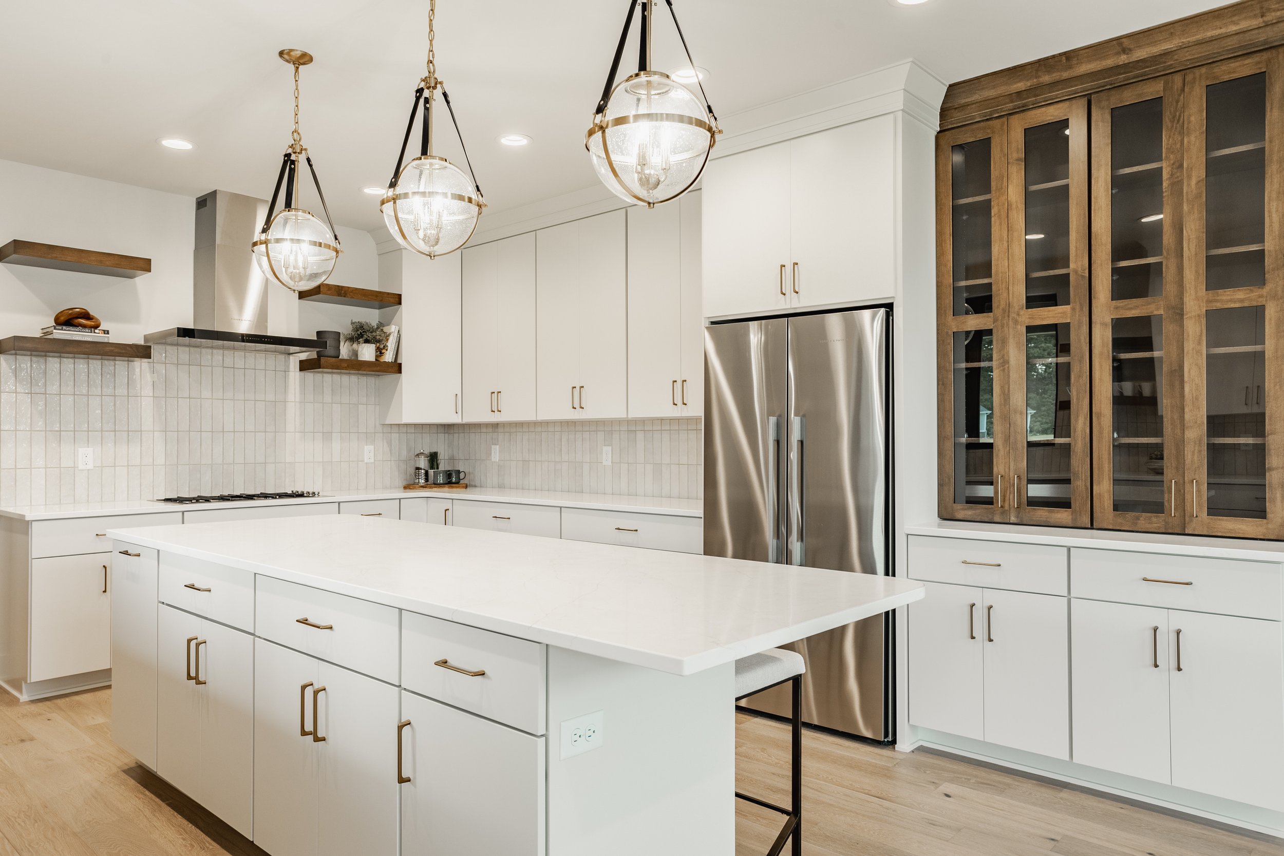 25 - 3925 Besbie Way.jpg