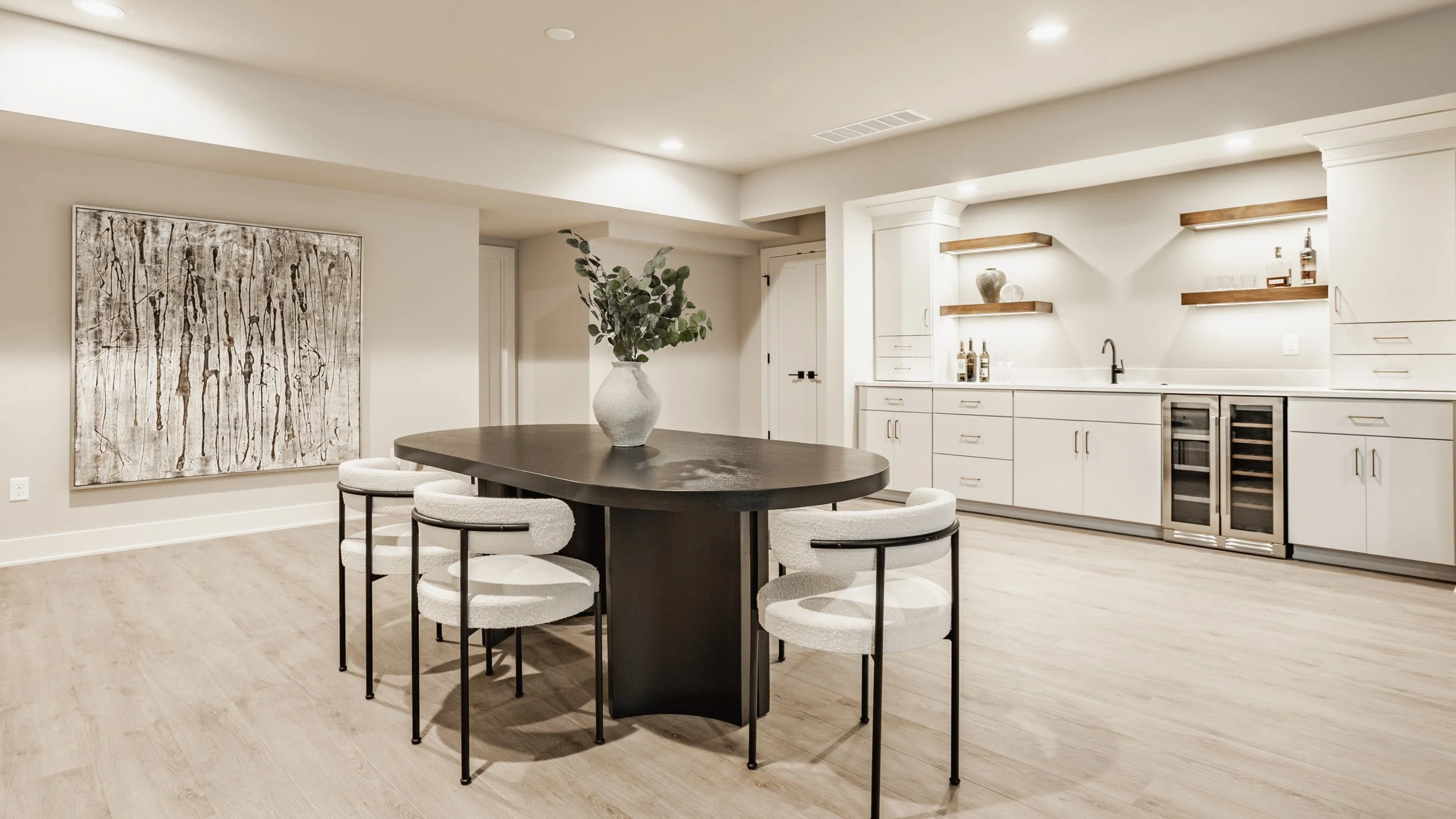 52 - 3925 Besbie Way.jpg