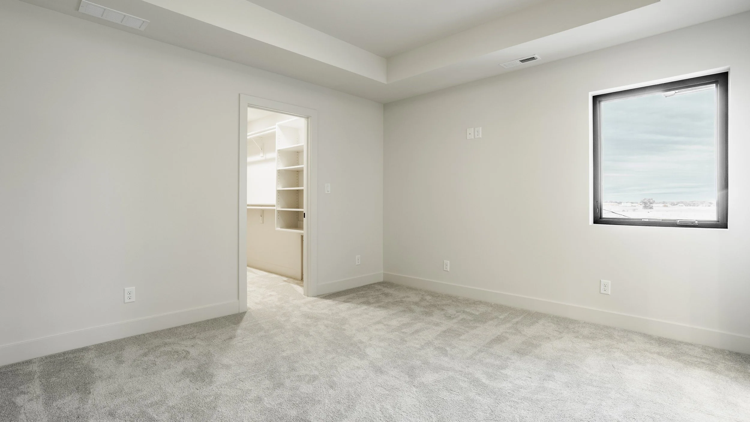 46 - 3925 Besbie Way.jpg