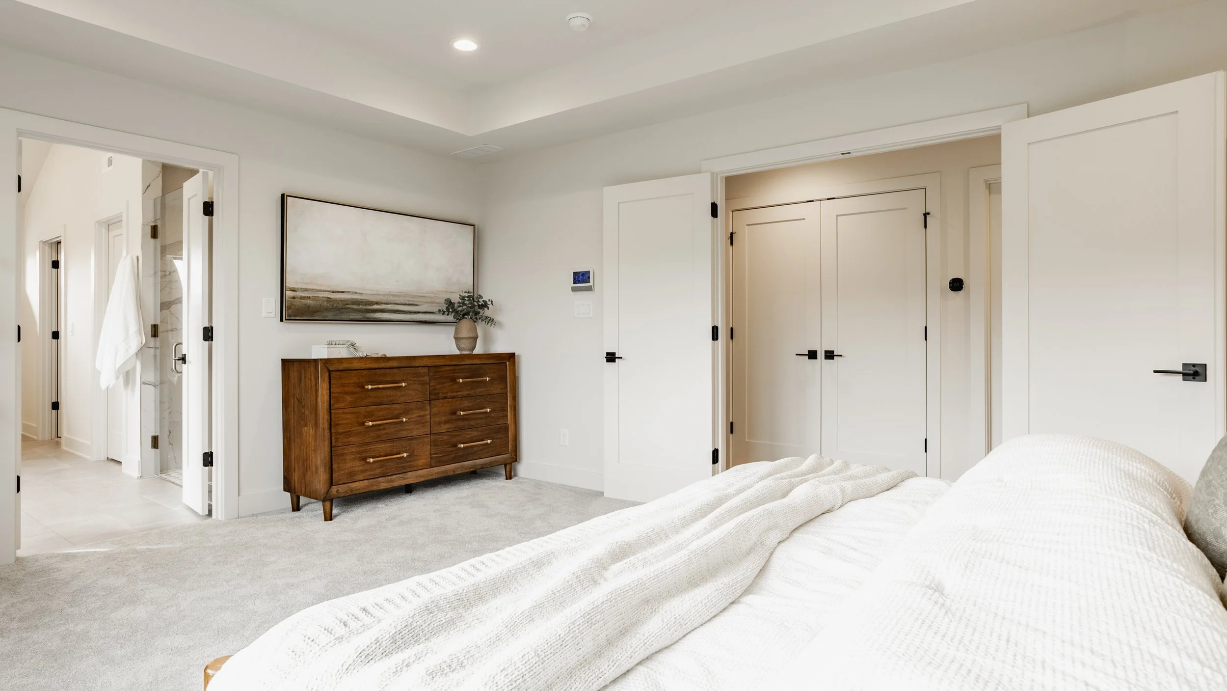 37 - 3925 Besbie Way.jpg