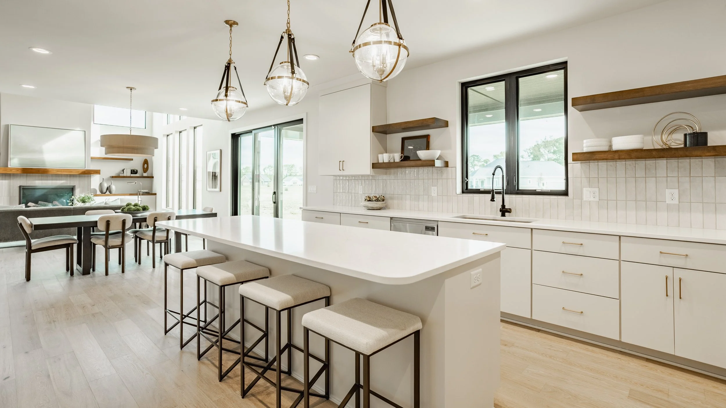 29 - 3925 Besbie Way.jpg