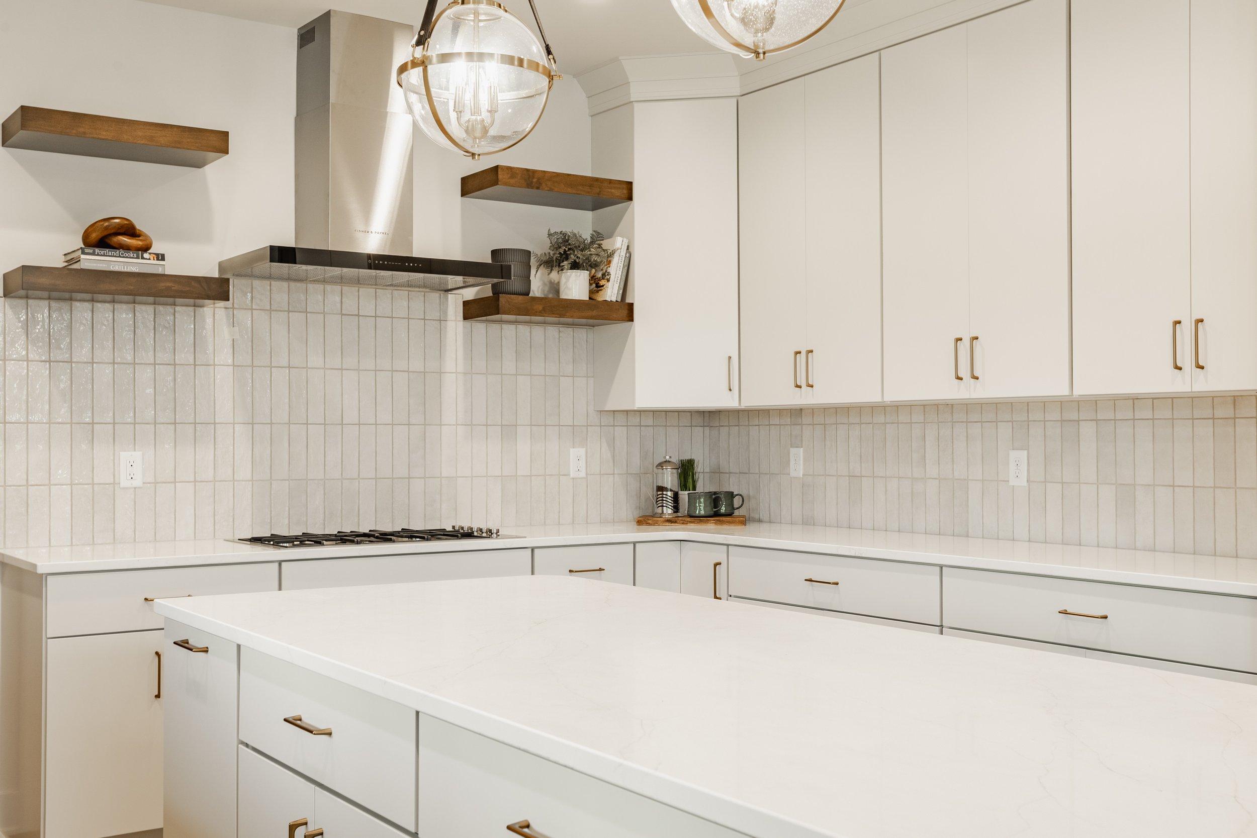 26 - 3925 Besbie Way.jpg