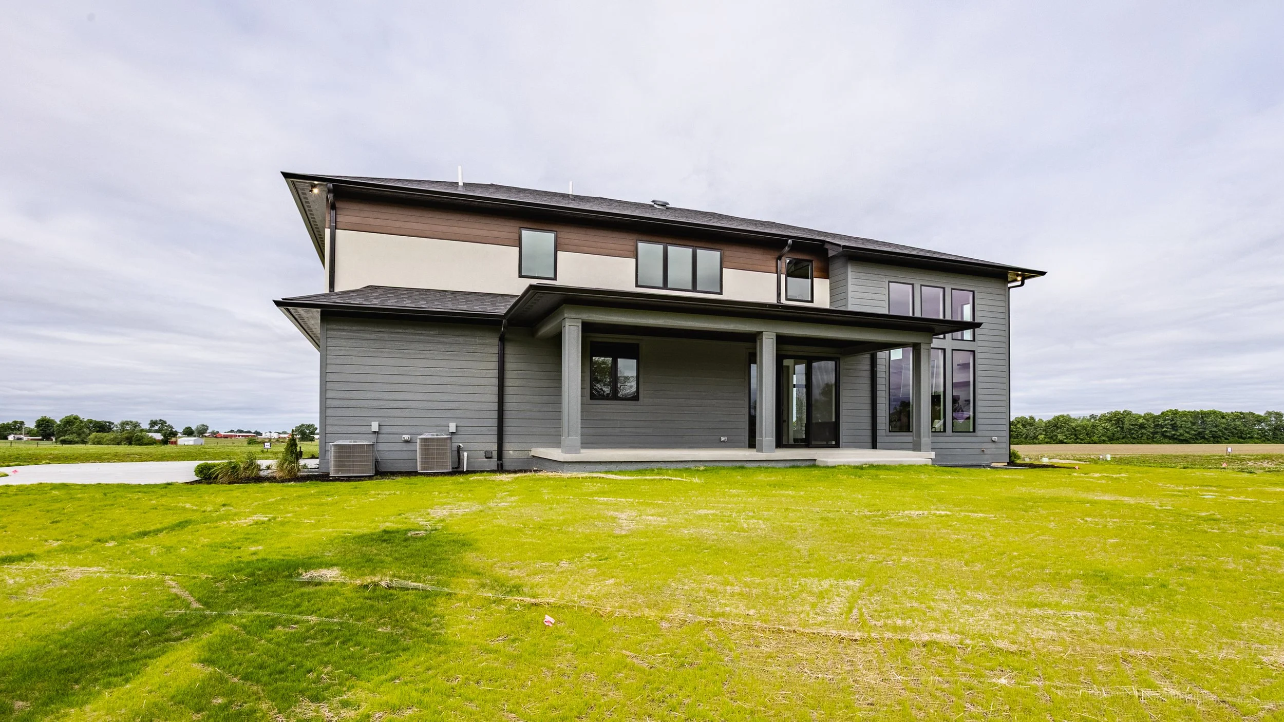 66 - 3925 Besbie Way.jpg