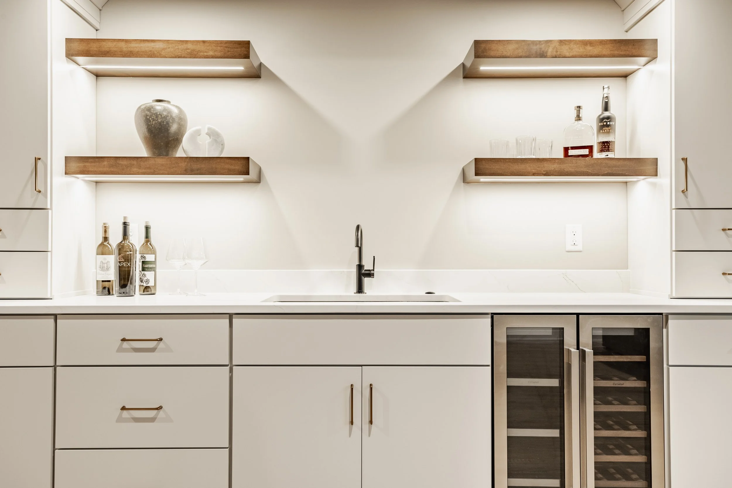 55 - 3925 Besbie Way.jpg
