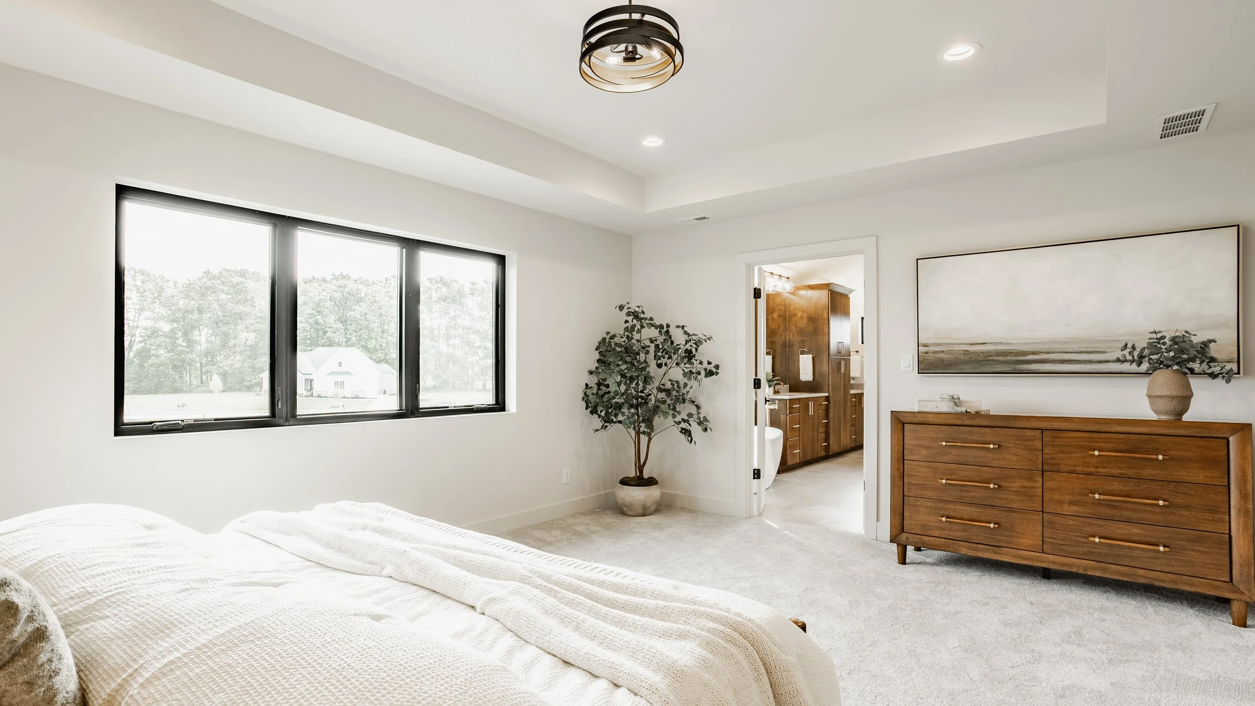36 - 3925 Besbie Way.jpg