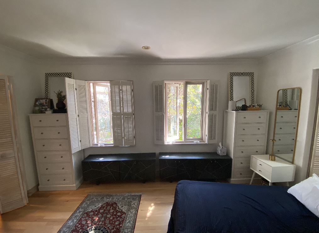 Very modern and—white walls :(