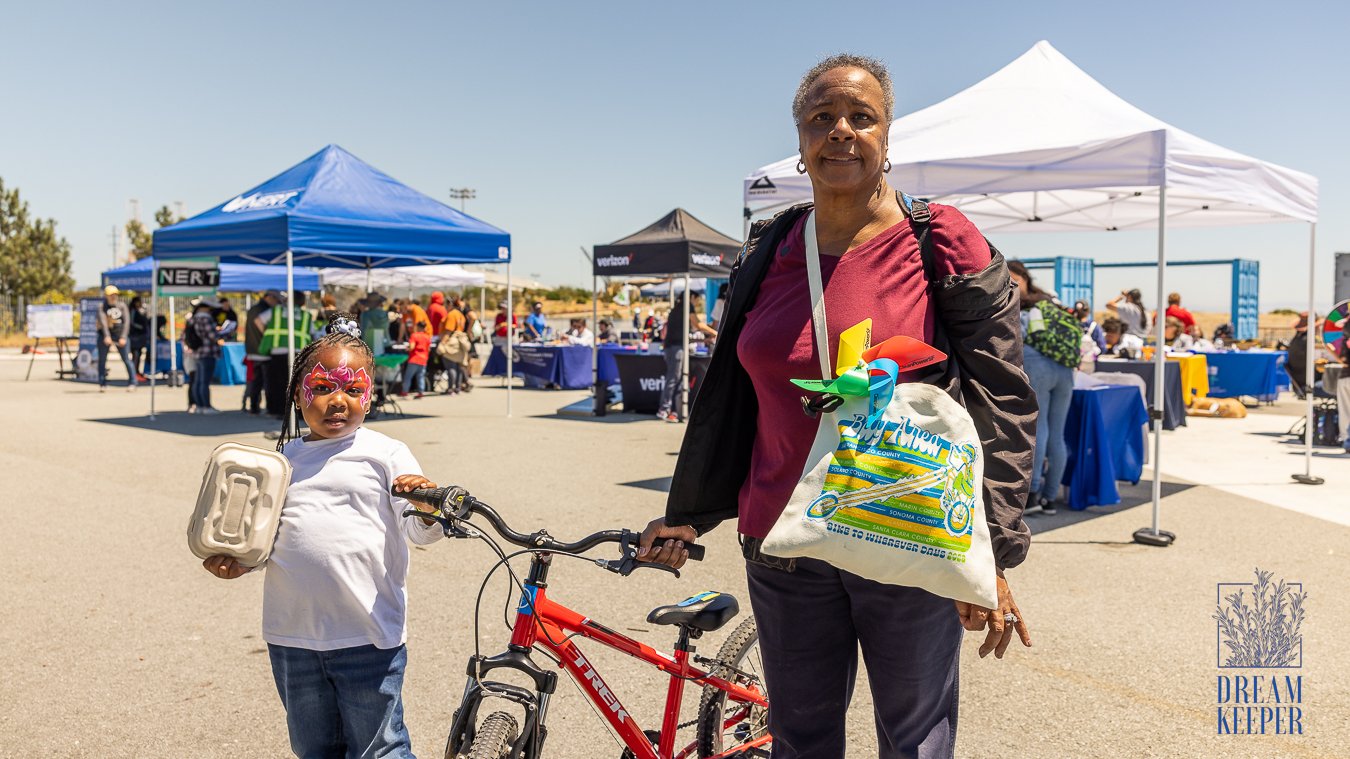 B MAGIC-HUNTER'S POINT-BACKPACK GIVEAWAY-8.12.23-SAN FRANCISCO-PHOTOGRAPHY-2023-SILENT TUNEZ PRODUCTIONS-9.jpg