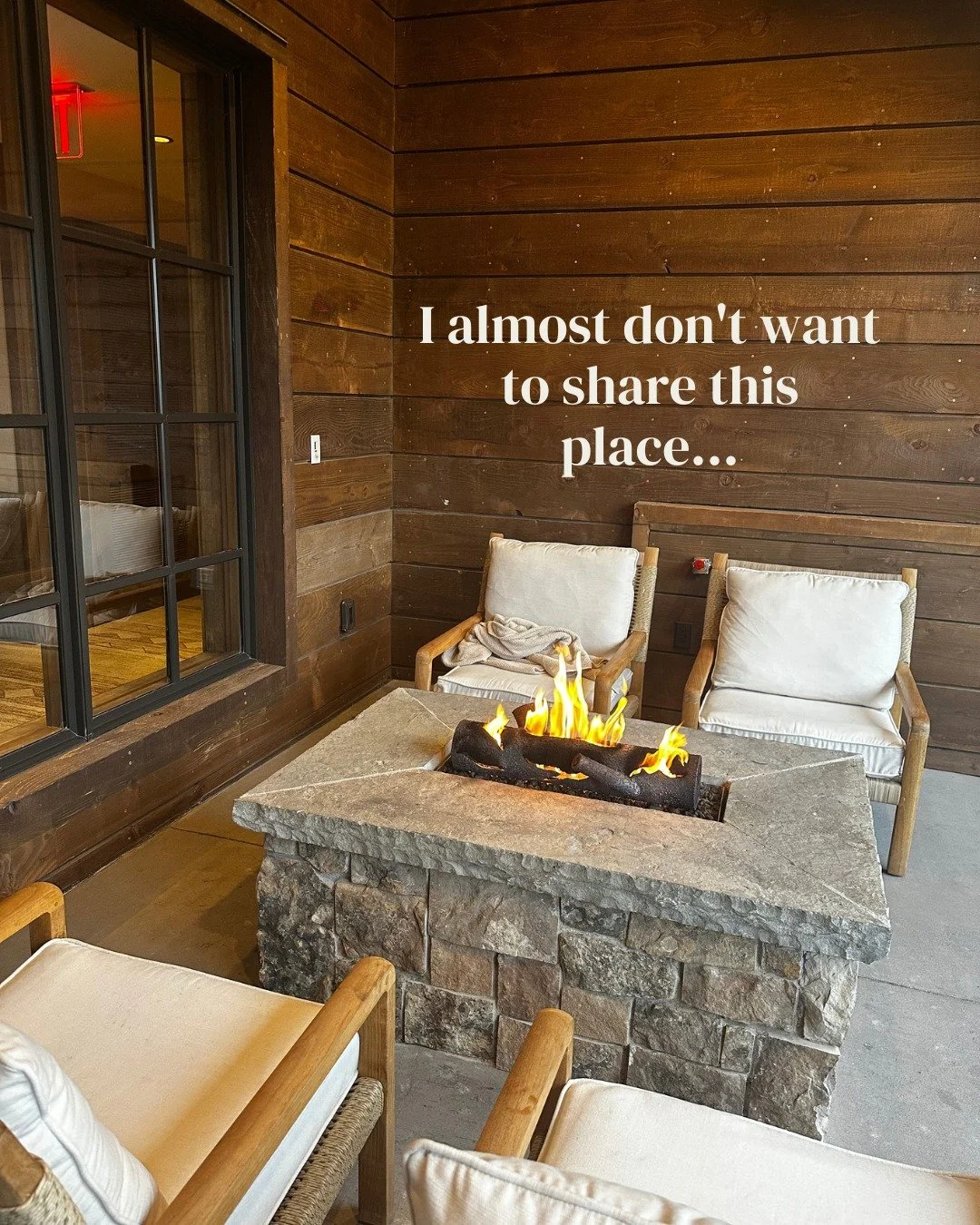 Not all luxury hotels leave a lasting impression.

Some have beautiful rooms. Some have great locations.

The Rusty Parrot has both - but what really stood out was how it made us feel.

Warm welcomes. Thoughtful service. Unlimited cookies. Cozy space