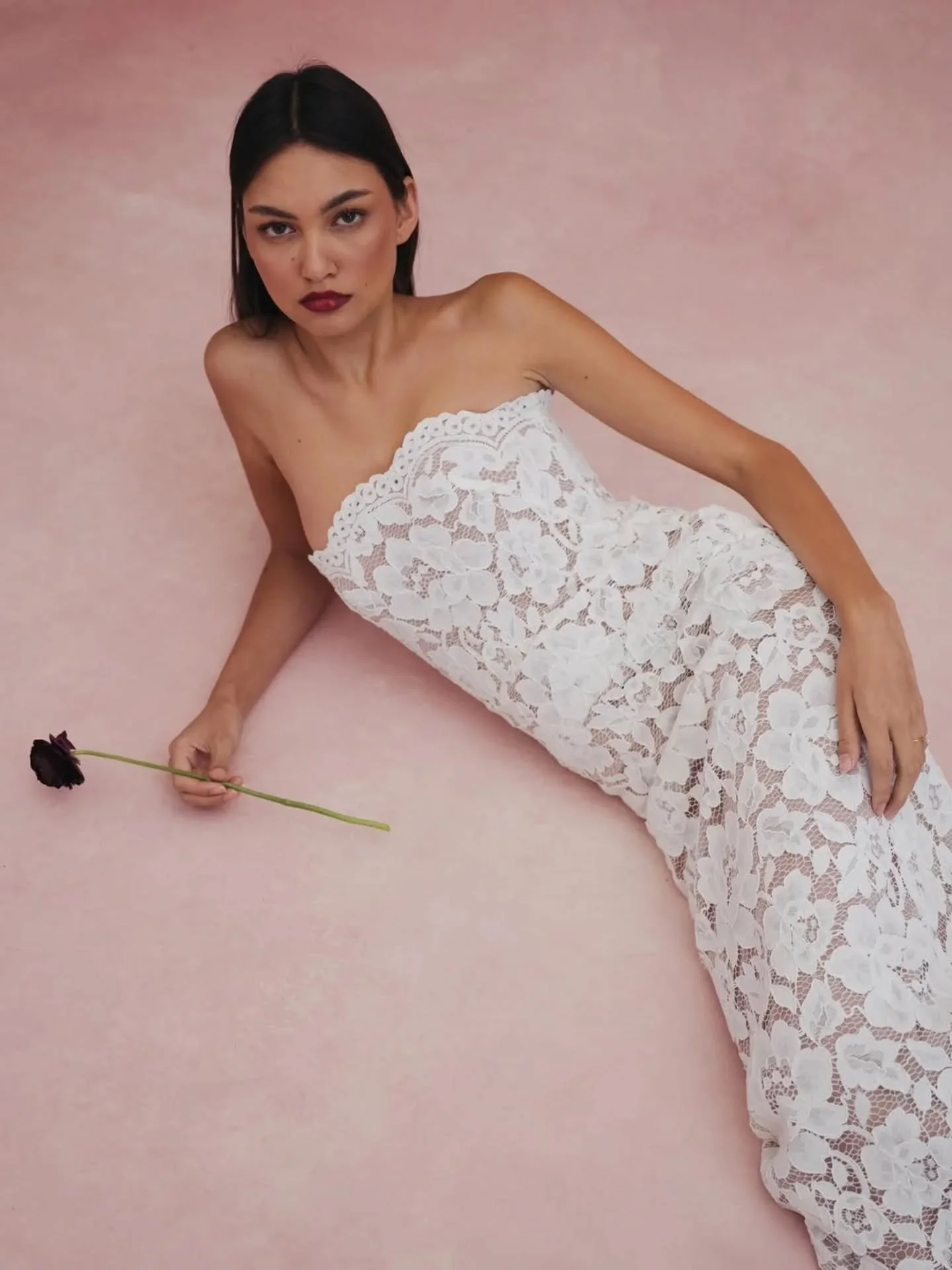 Introducing Luca by @jennyyoonyc #JennyYoo #NewArrival

A strikingly simple, yet beautifully romantic gown. Try this gown today! Link in our bio to make an appt @everly_bridal