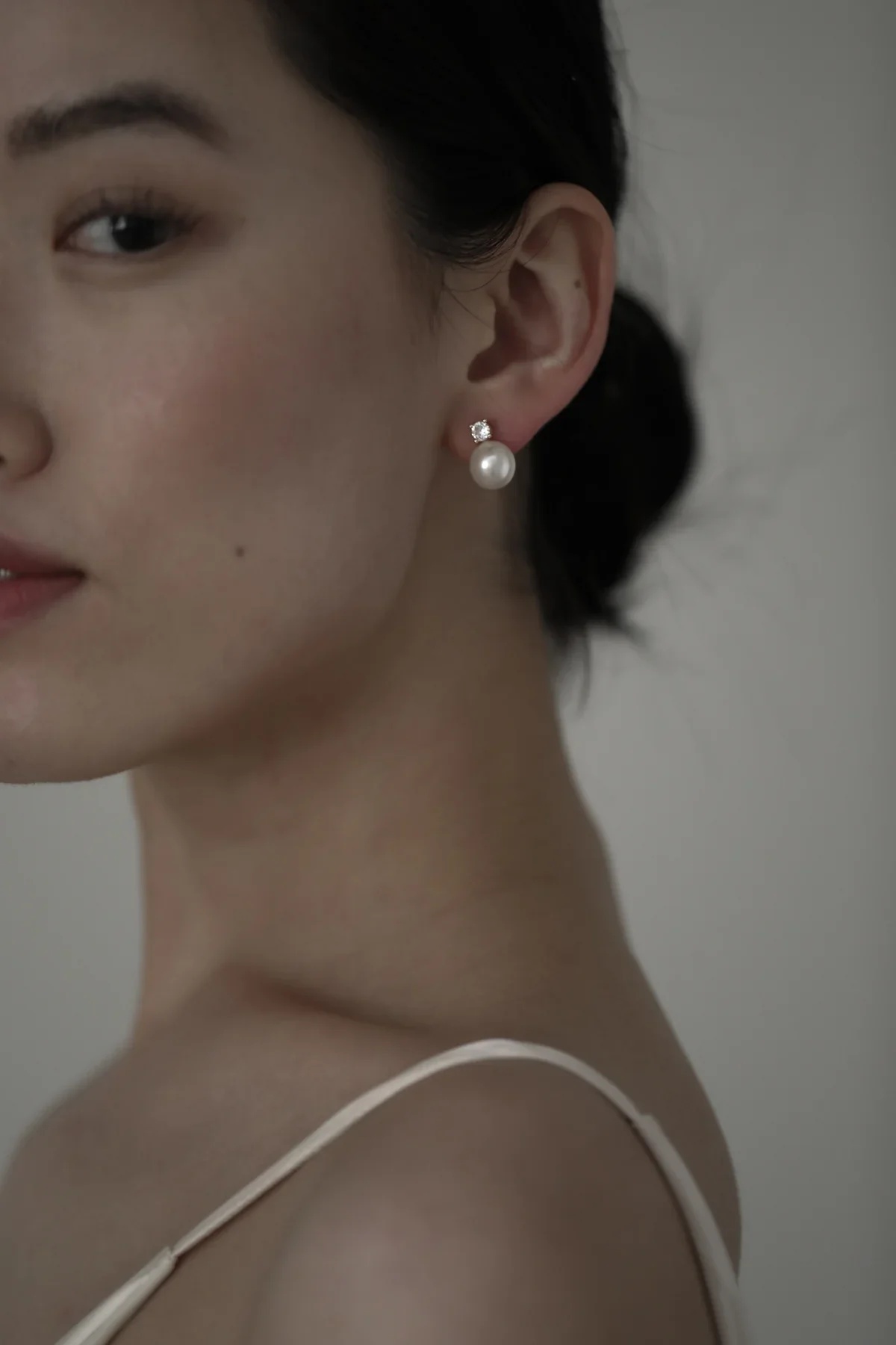 Studio Bride_Crystal Pearl Stud Earrings.webp