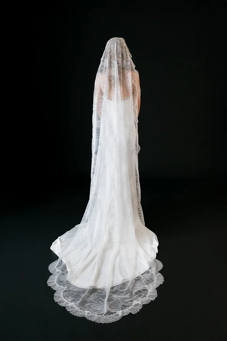  JANE RHYAN    Gorgeous, bespoke veils for the bride who knows what she loves and refuses to follow the crowd.    
