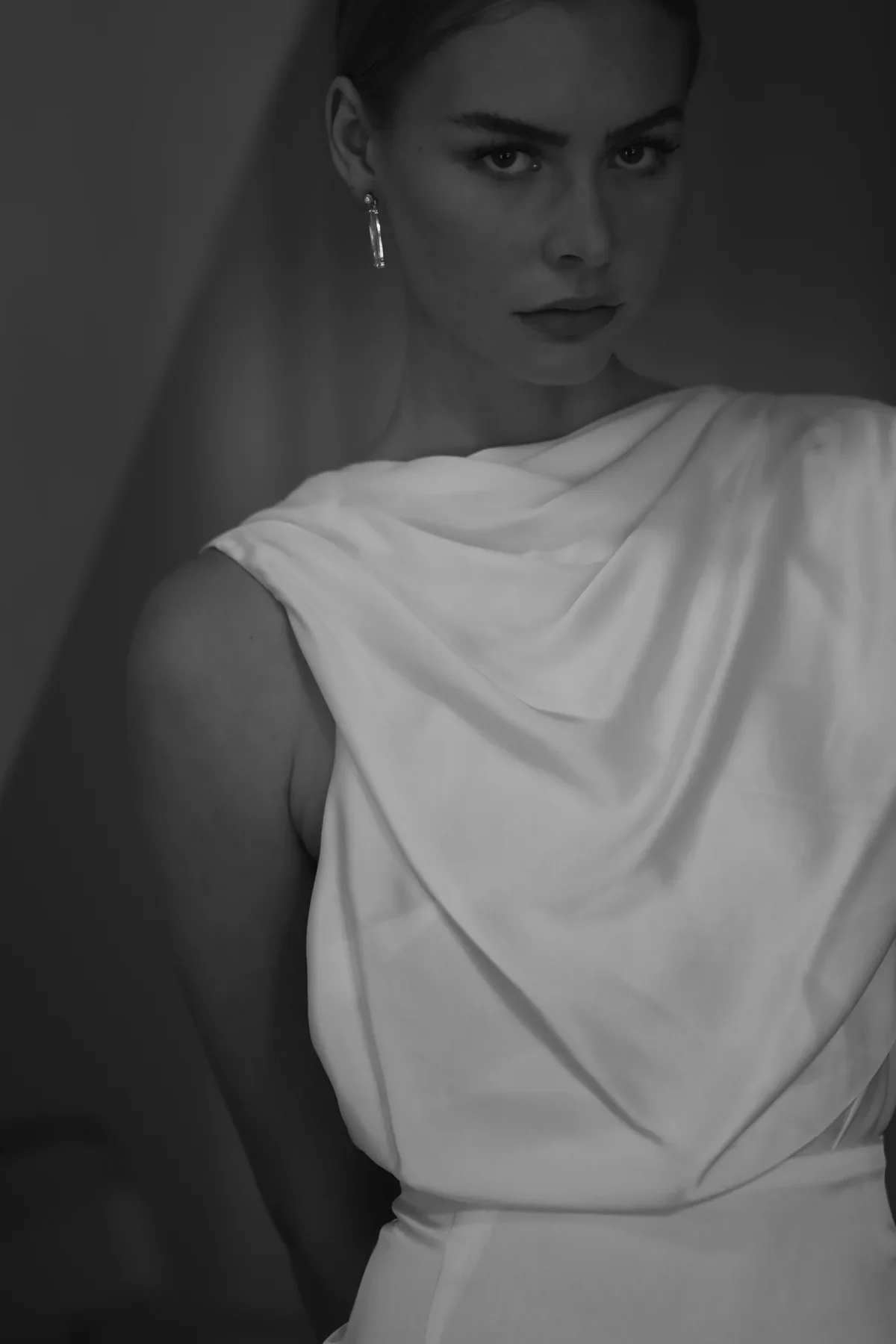 Studio Bride_Perla Dewdrop Earrings-5.webp