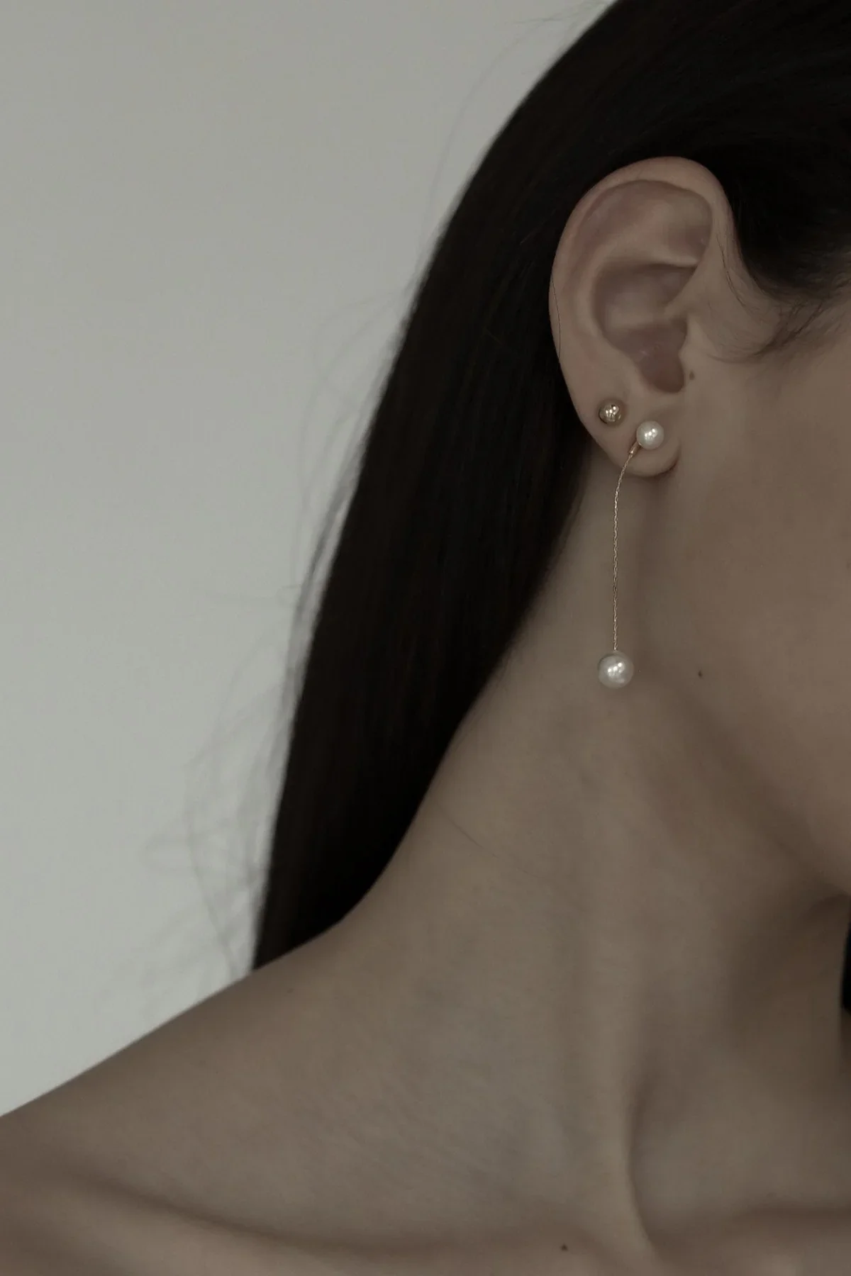ab-ellie-2-1 Minimal Pearl Strands-3.webp