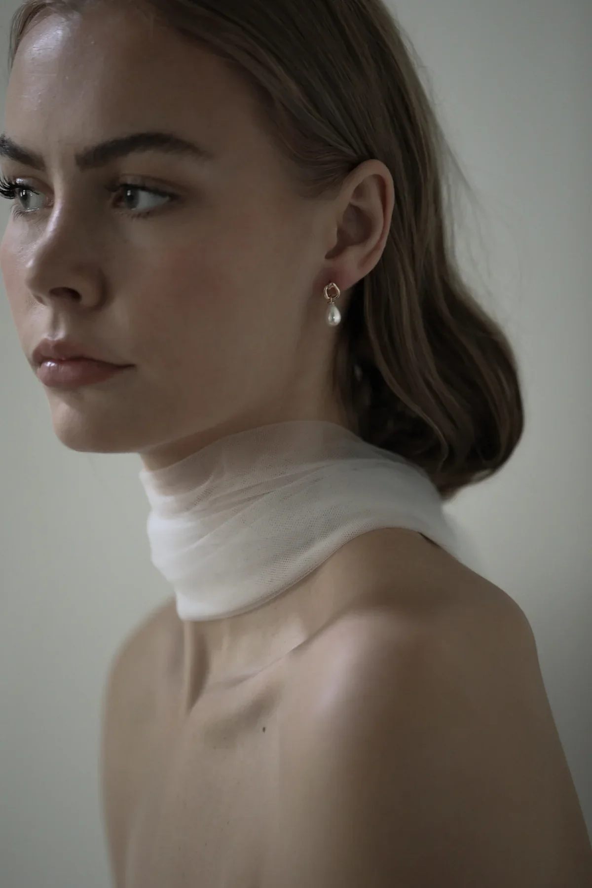 Studio Bride_Gilded Micro Pearl Drop Earrings-2.webp