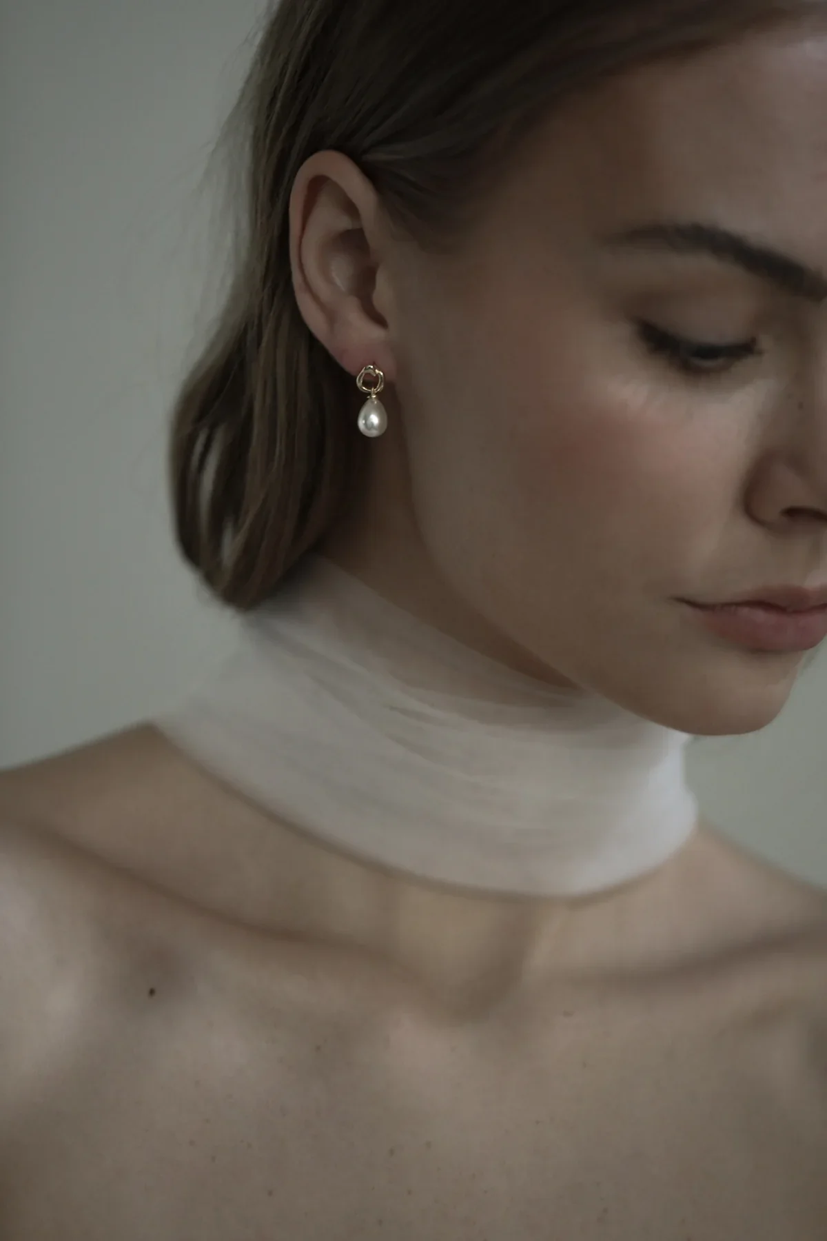 Studio Bride_Gilded Micro Pearl Drop Earrings-1.webp