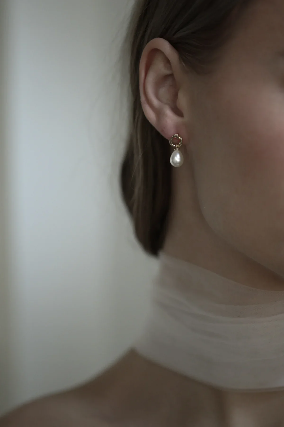 Studio Bride_Gilded Micro Pearl Drop Earrings-3.webp