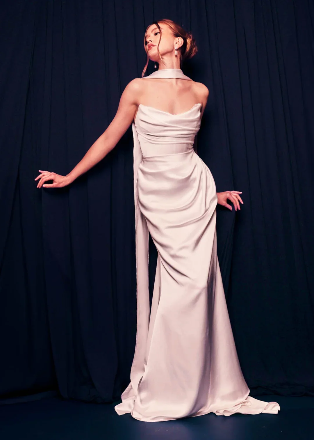   RENHUE  
   Renhue gowns are timeless, made-to-order pieces crafted with the finest fabrics for the confident, modern bride, designed to be cherished as ‘future vintage’ and passed down for generations. 