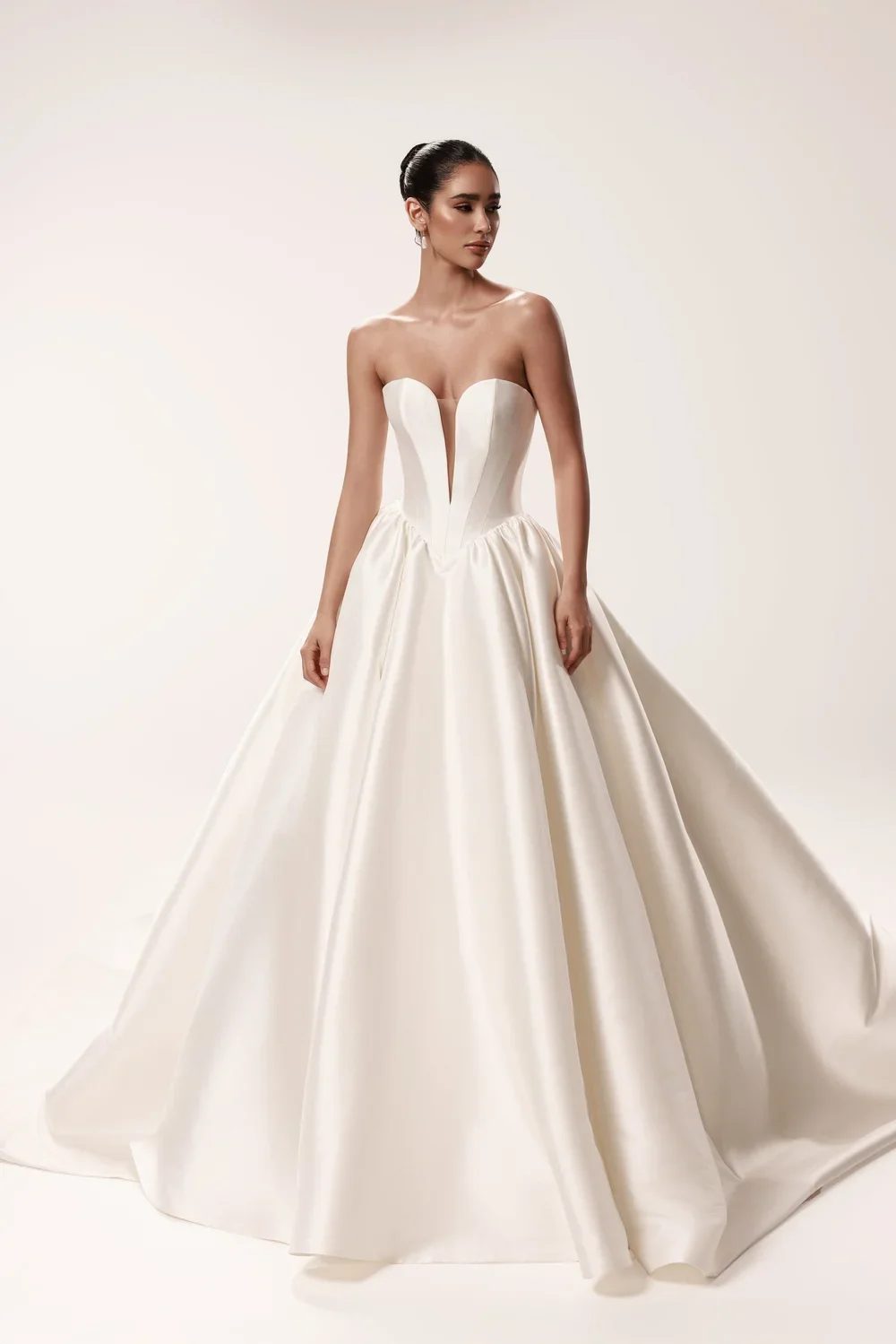   DANY TABET  
  Born in Beirut, Lebanon, Dany Tabet is a self-taught fashion prodigy and opened his first atelier at just 23 years old.  