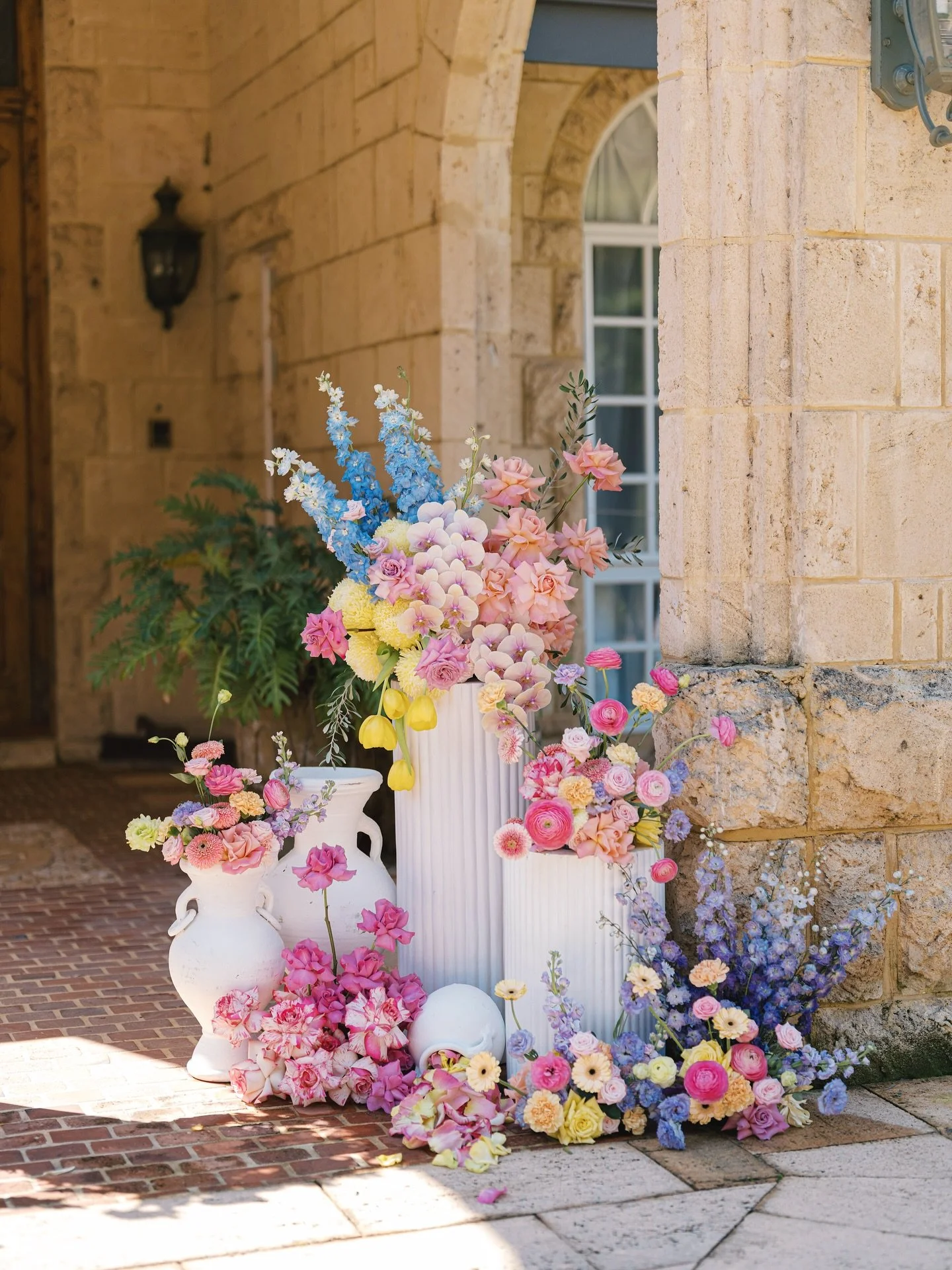 Dusty boots, country charm and a whole lotta golden light on the beautiful day that was Shannon &amp; Taylor&rsquo;s ✨🤍

Planning &amp; Styling @honeyeventsperth
Florals @sonny_and_willow 
Venue @brookleighweddings 
Celebrant @marriedbyclaire 
Photo
