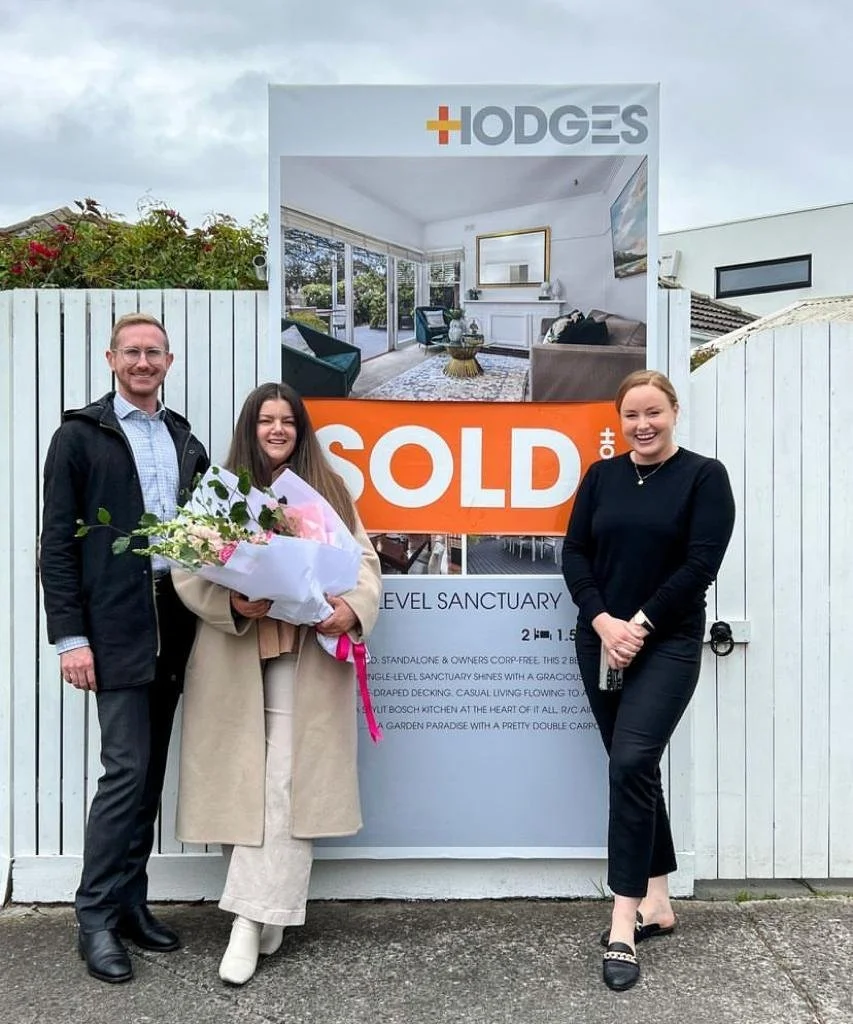      

 
   “Thanks for the amazing Sam.. we could not have done it without&nbsp;you!”      Matt &amp; Fiona T, Highett    
 




















  
  



     