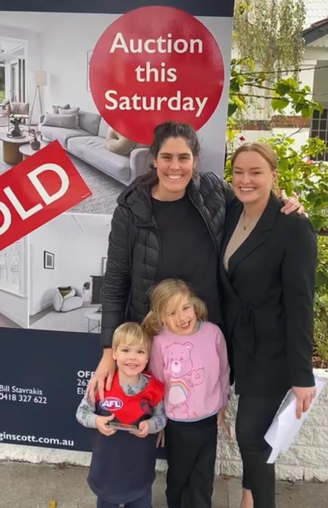     

 
    ‘I was so glad to have Sam working with us on our house hunt. With turbulent market conditions, limited stock and lots of competition her knowledge and experience was invaluable. Throughout the hunt - she took time to listen to us, get t