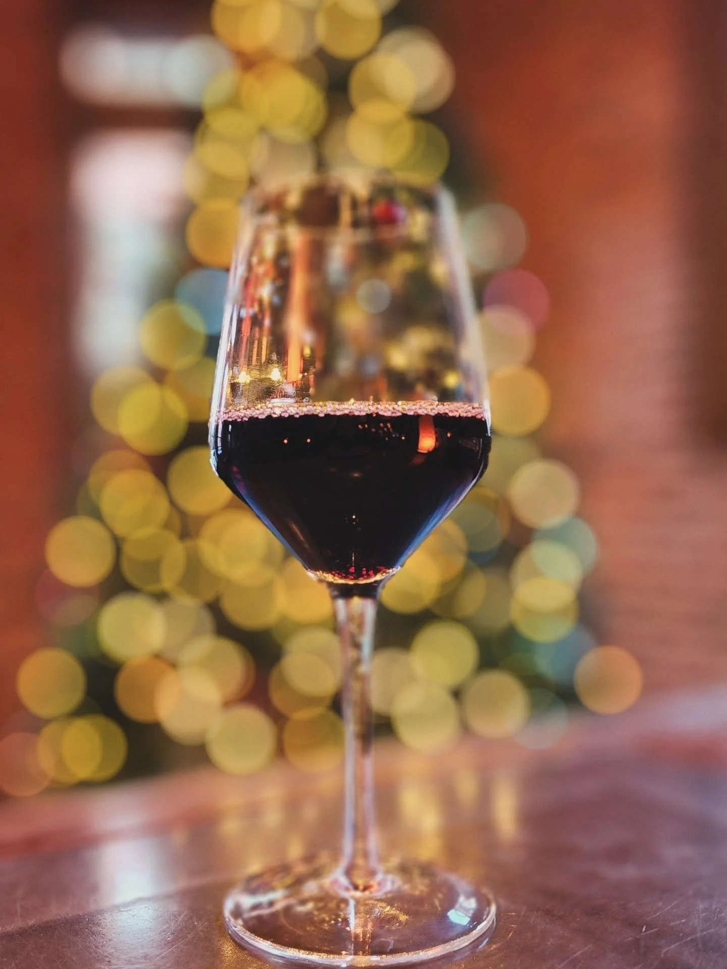 Sip, sparkle, and celebrate! 🍷✨ 

Nothing says holiday cheer like a glass of your favorite wine! Cheers to the weekend, good times, great friends, and unforgettable memories. Let the festivities pour at The Dara 🥳 

We hope to see you celebrate wit