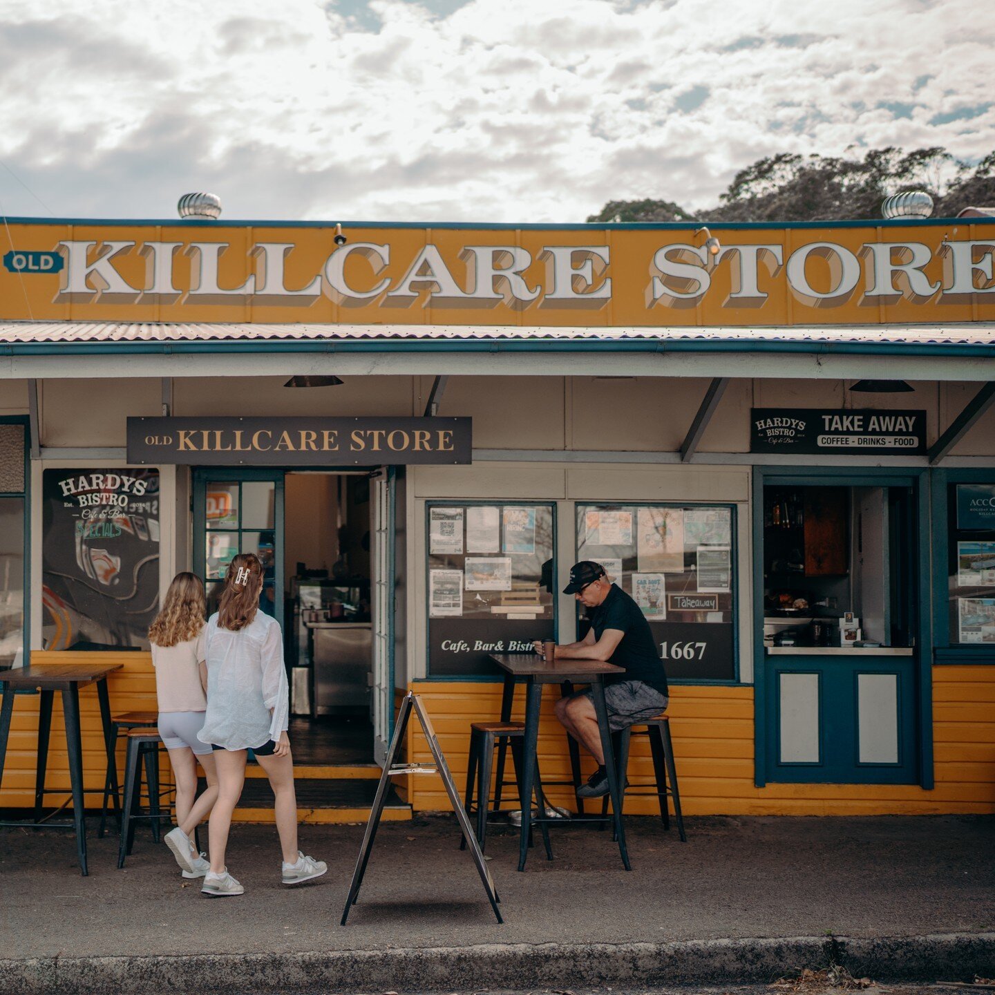 The @oldkillcarestore is right around the corner from @ahara.house.

We love this character filled heritage building overlooking the bay and the wharf. A perfect spot for some breakfast or lunch, or simply to enjoy a coffee, wine or beer.

📷 @danwil